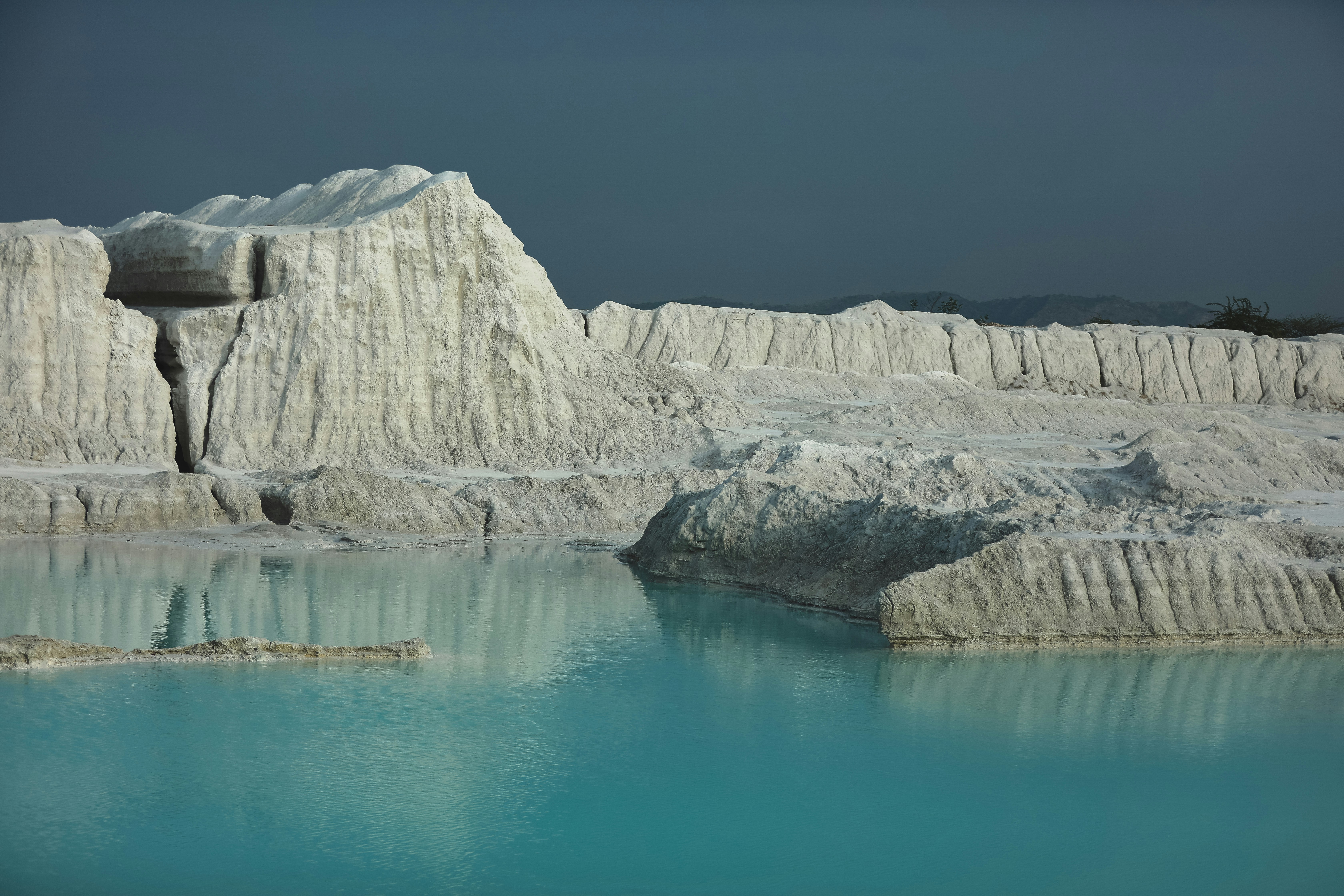 Chemical Composition and Unique Water Properties (image credits: unsplash)