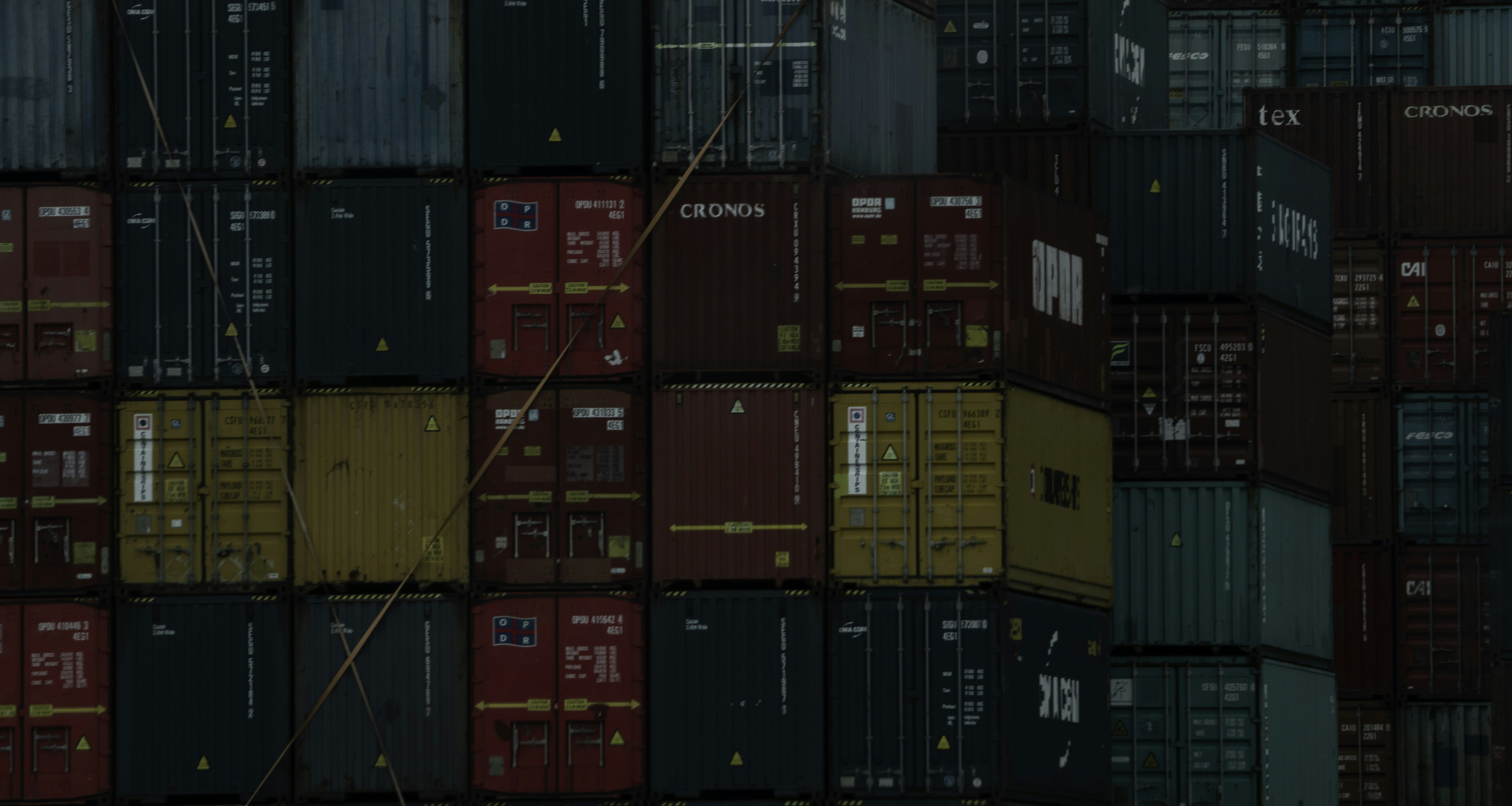 What is the cost of hiring an offshore DNV container?