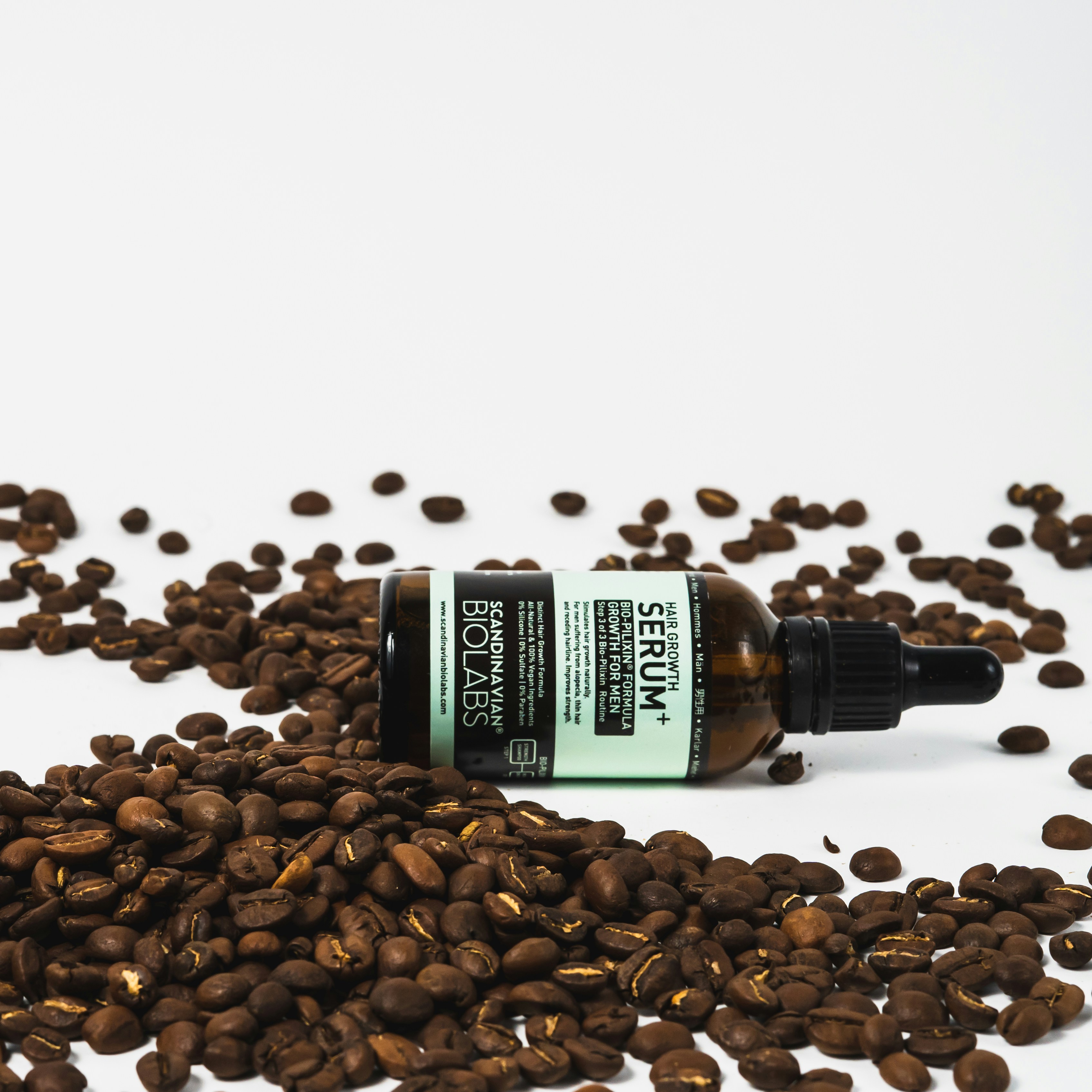 白いテーブルに茶色のコーヒー豆の写真 Unsplashで見つける工場の無料写真