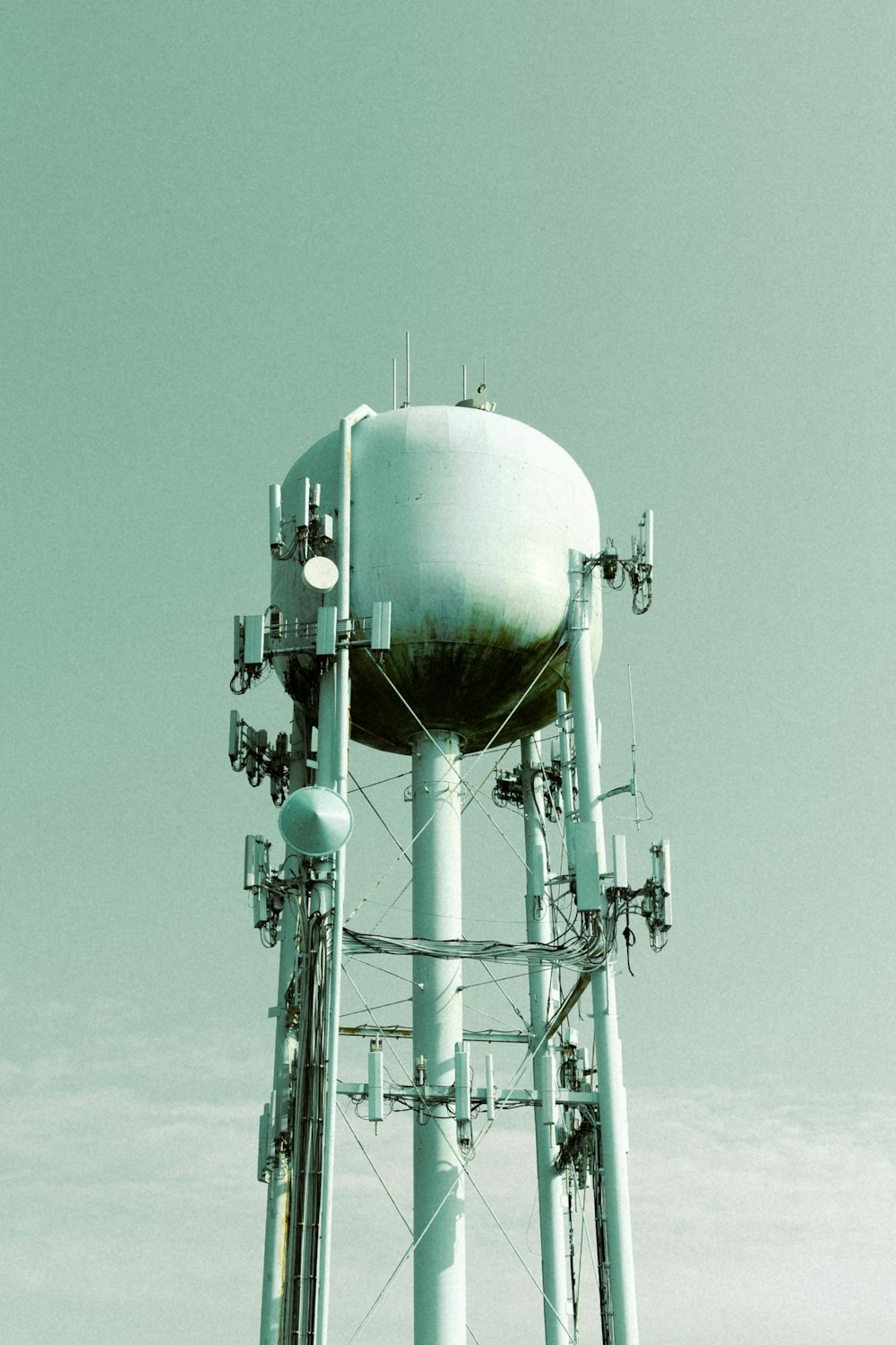 white and gray water tank