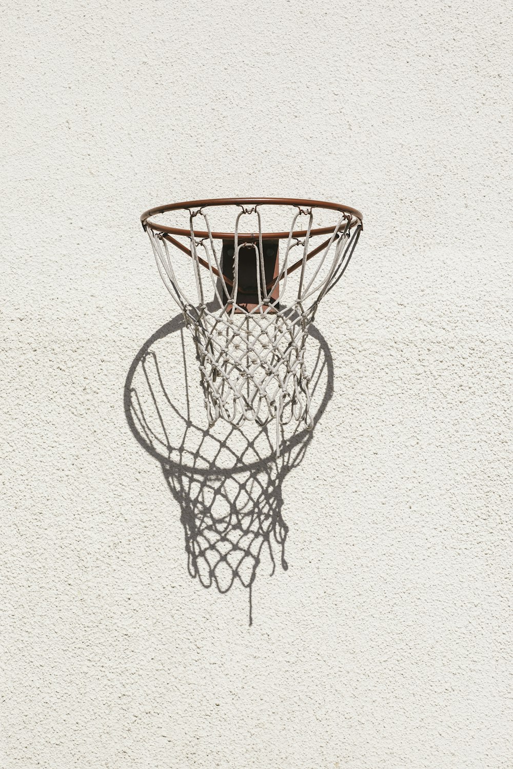 黒と白のバスケットボールフープ