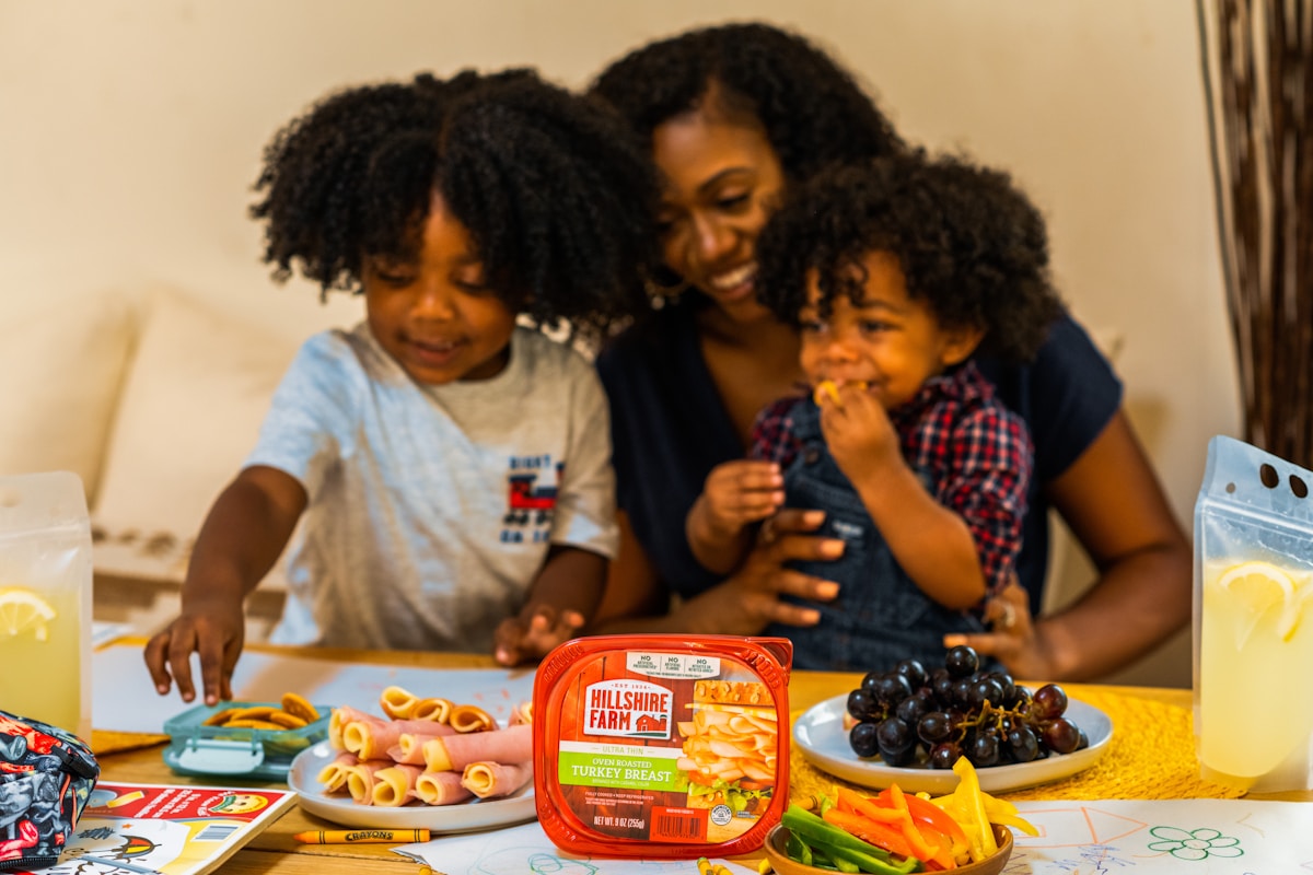 How Can a Dinosaur Theme Make Lunchtime Easier for Toddlers?