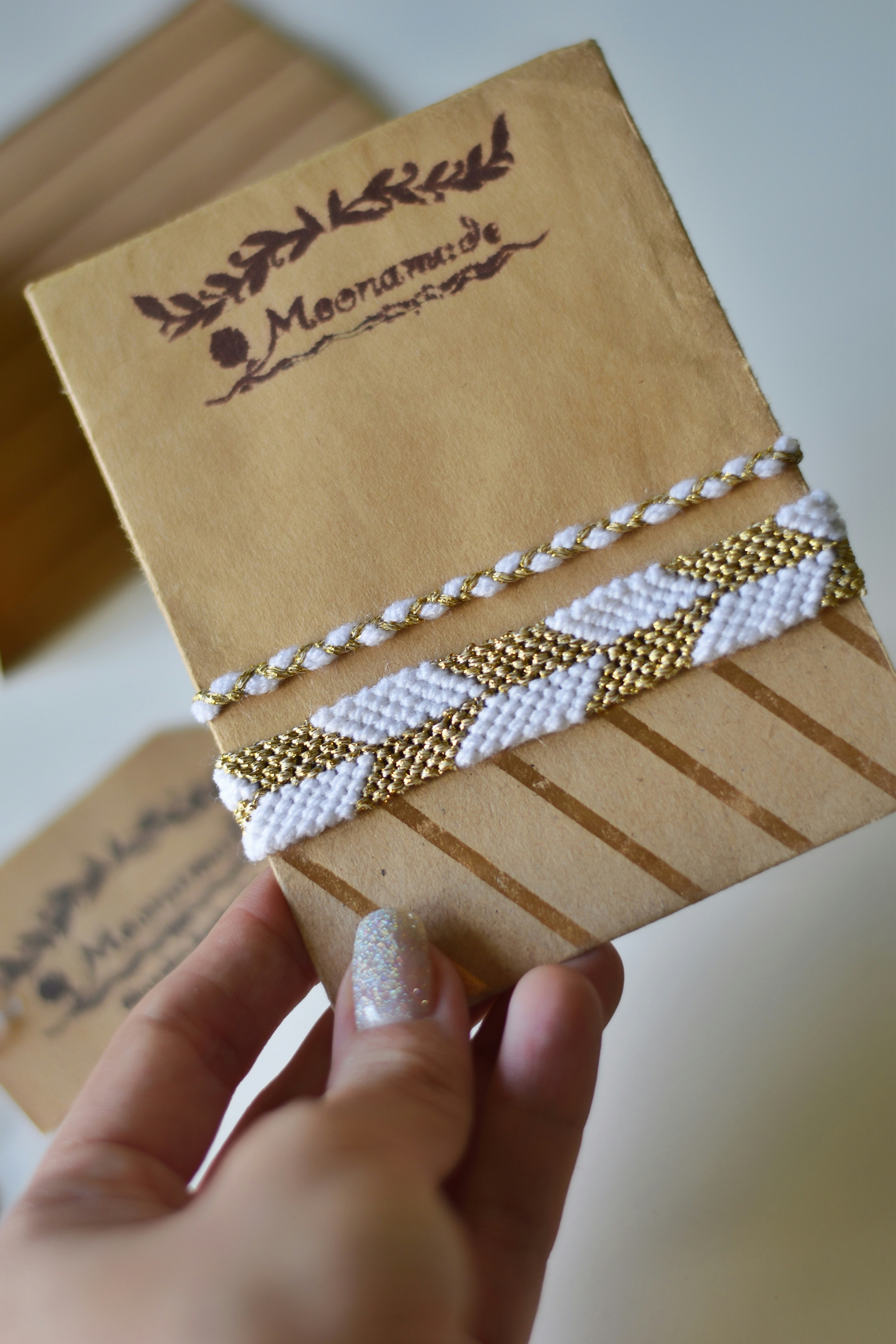 gray computer monitor