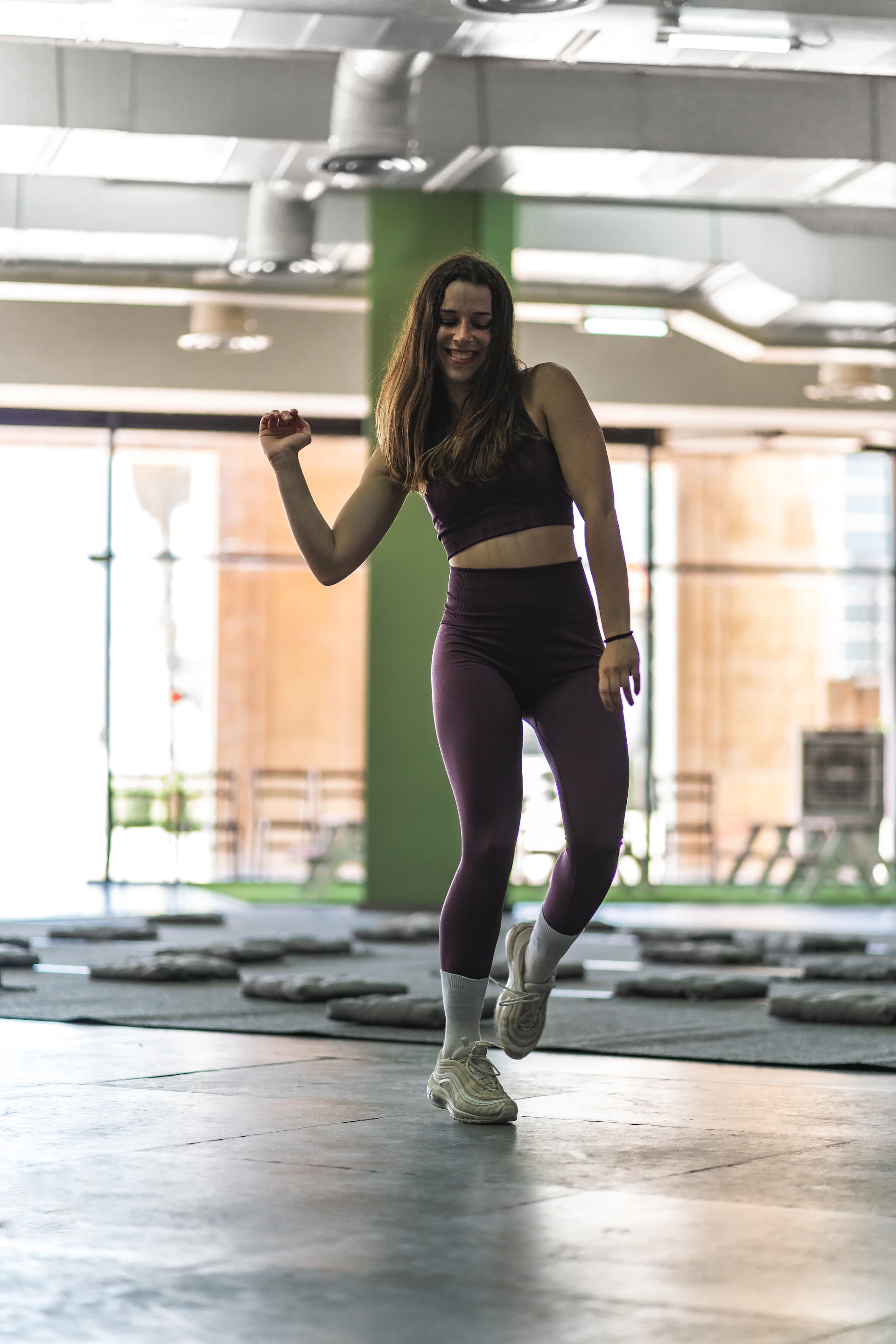 gray computer monitor