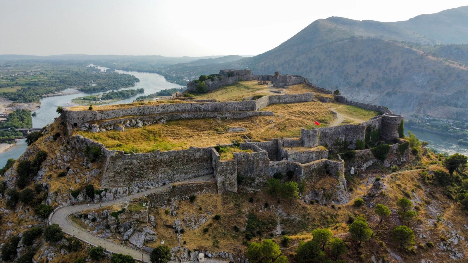 Albania or Montenegro: how to choose between the two Balkan destinations