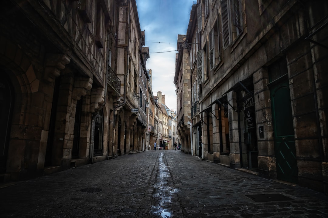 A Local's Guide to Unveiling the City's Secrets - Art Scene Unveile… — A Local's Guide to Unveiling the