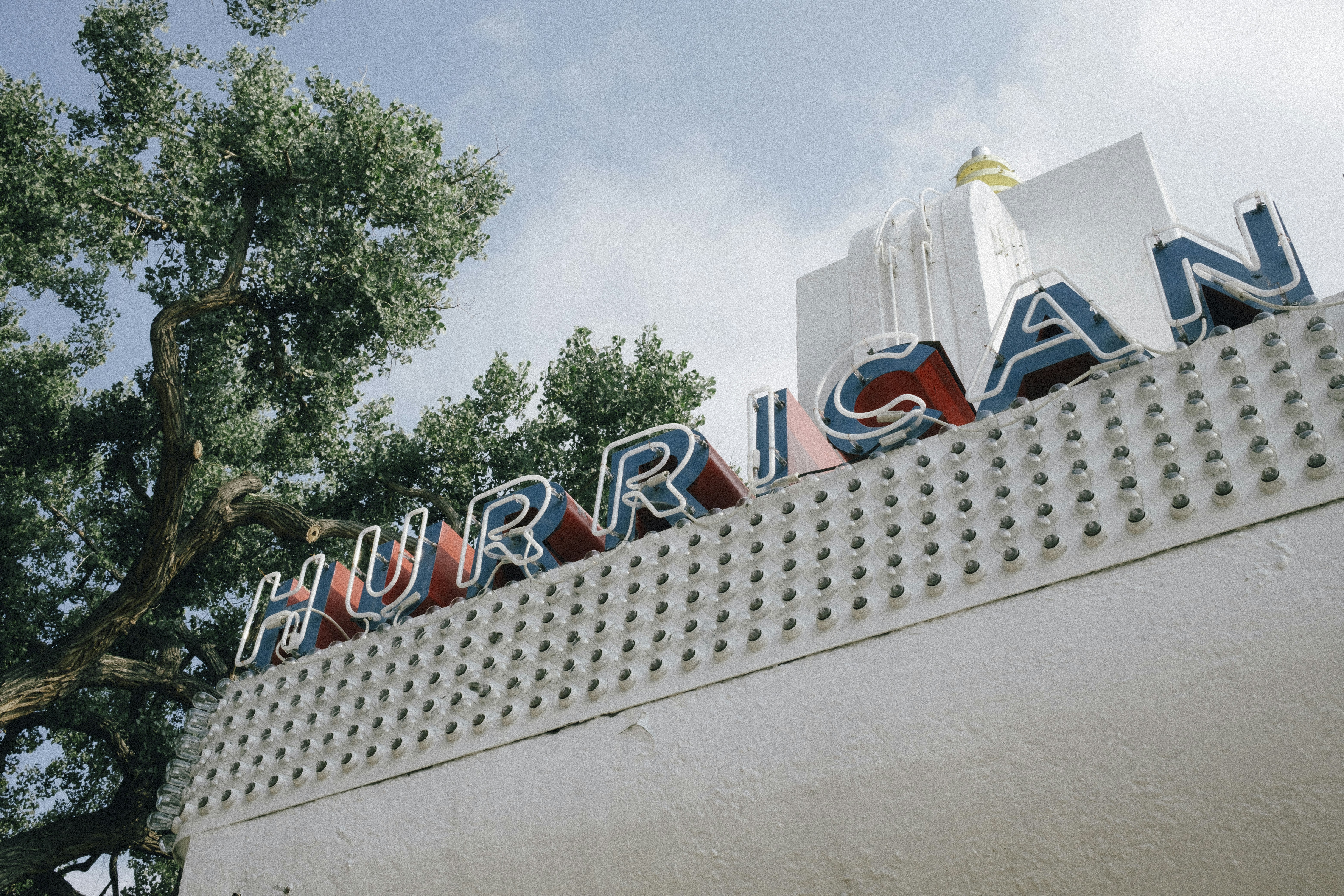 hurricane-resistant roof