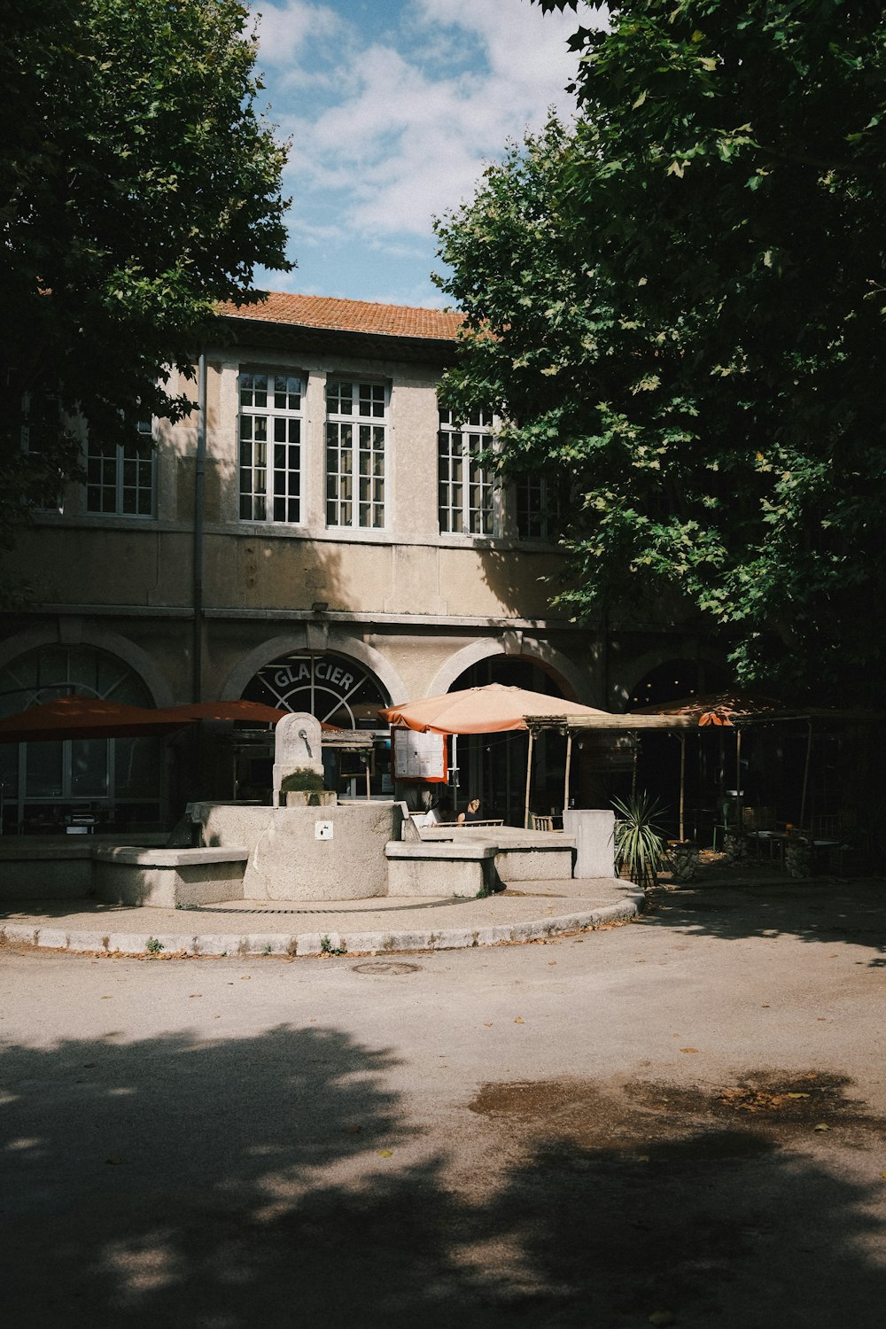 brown and white concrete building