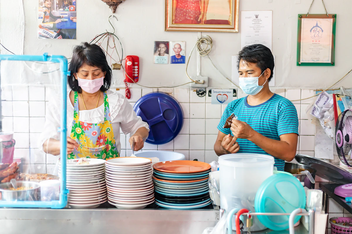 Kök i enkel thailändsk familjerestaurang