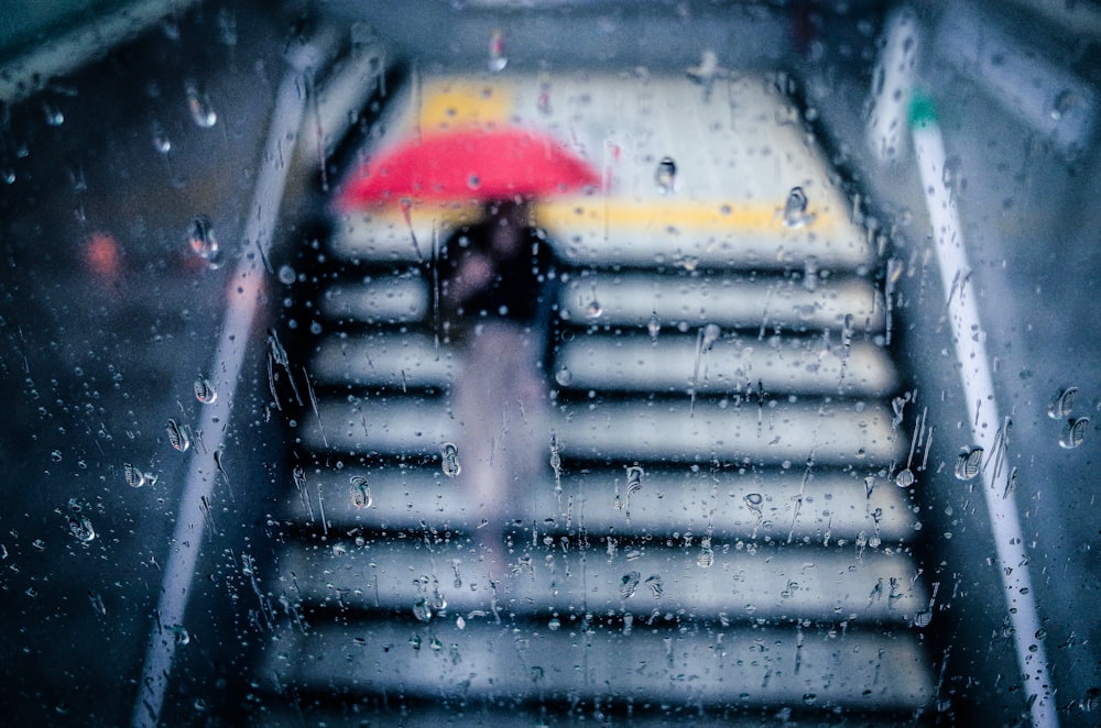 black car with yellow and red light