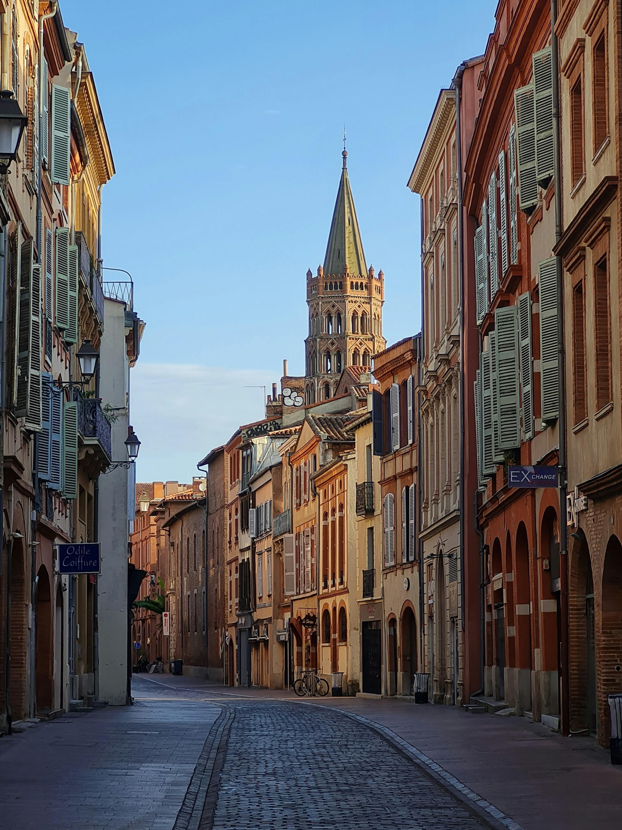 Discovering Toulouse: A Local's Guide