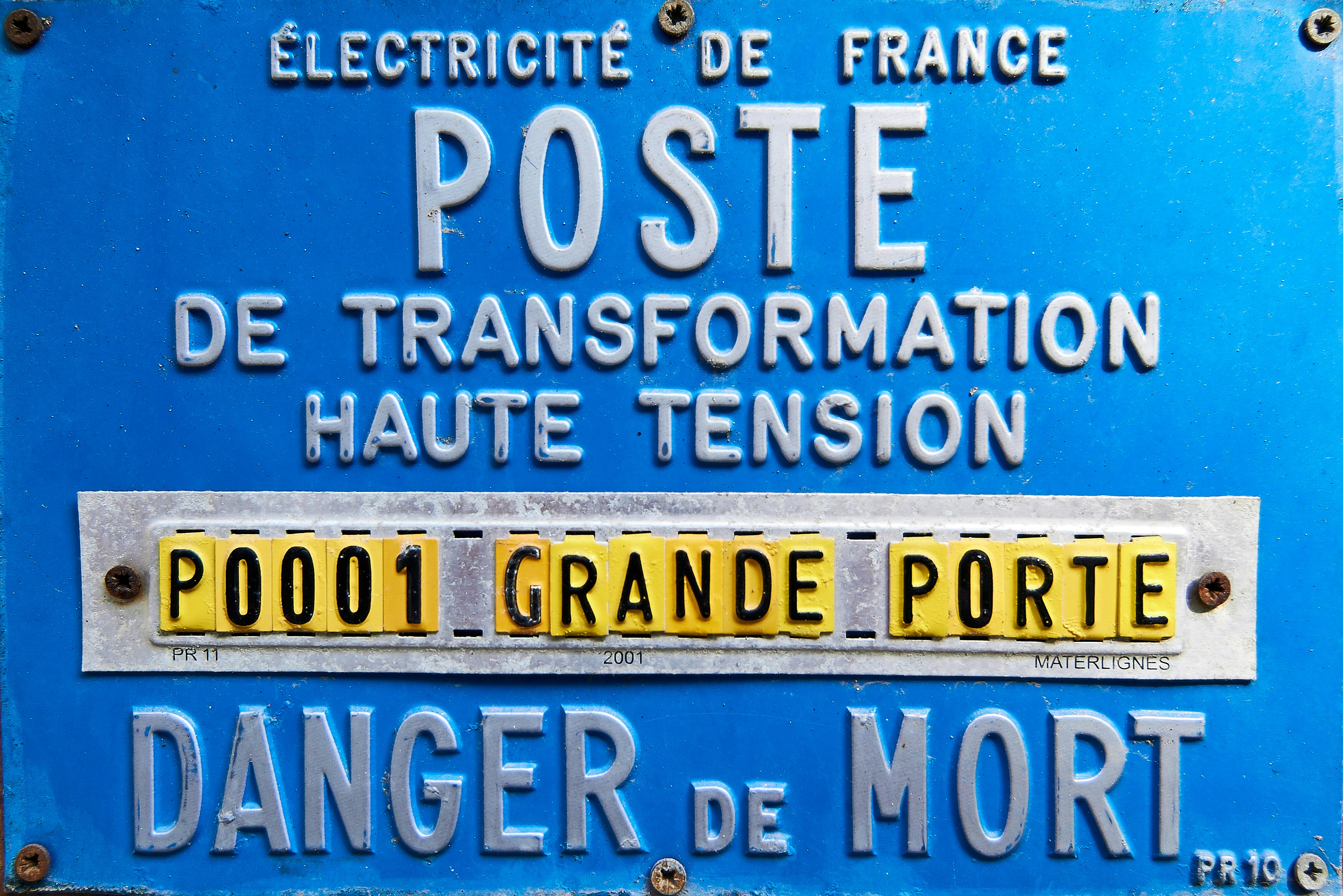 Blue and yellow quote board photo Free Sign Image on Unsplash