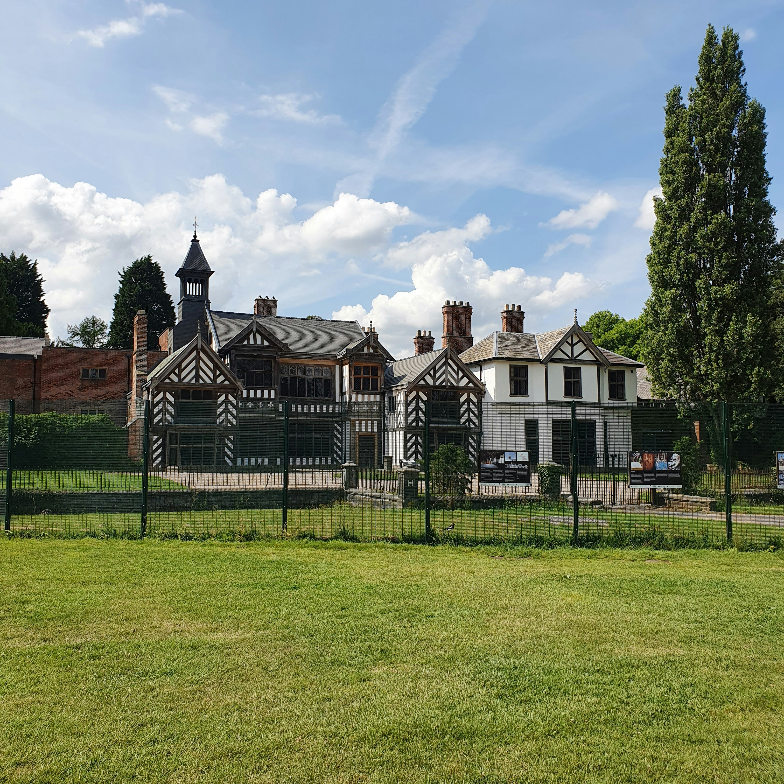 Photo by okamikoromaru