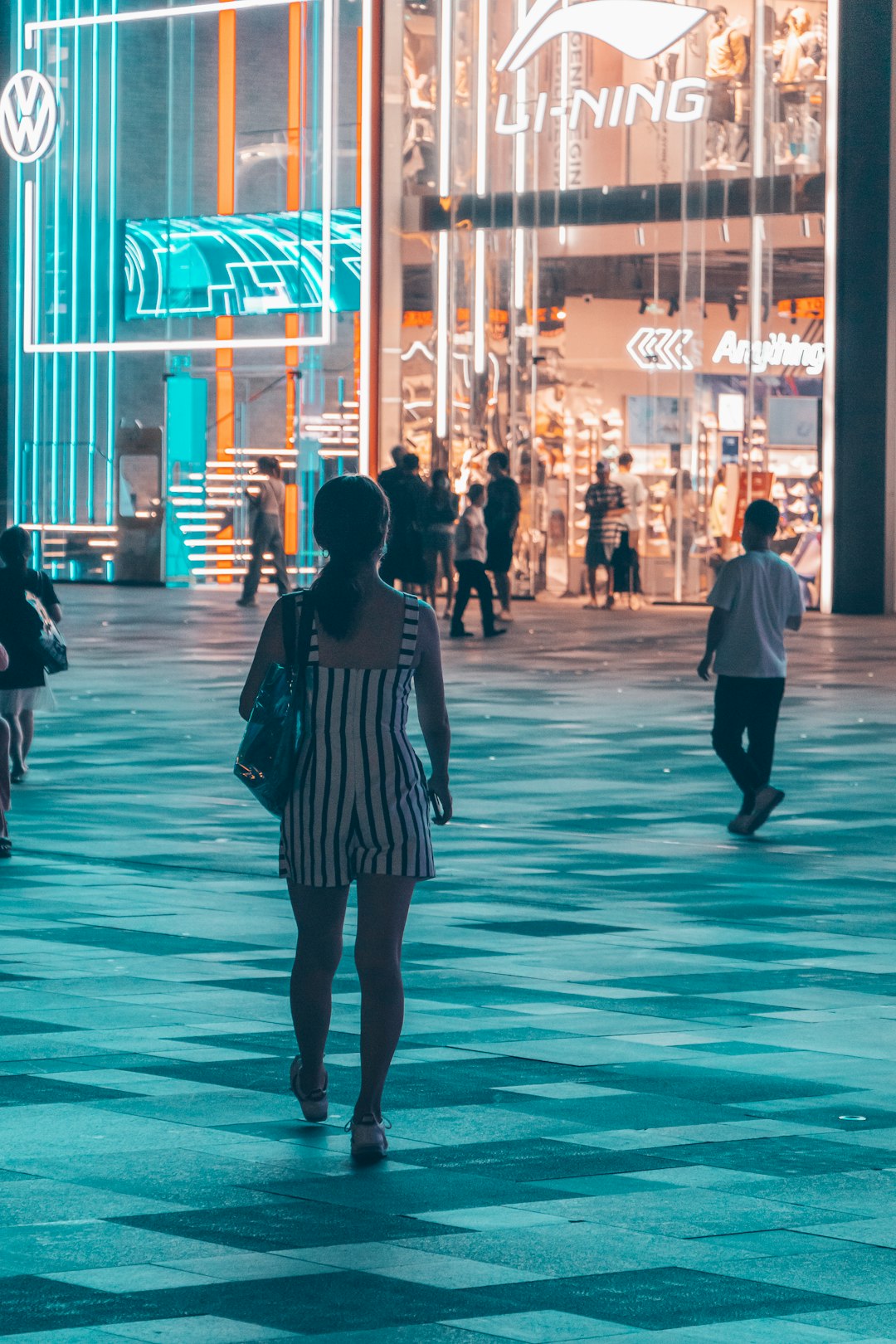 people walking on sidewalk during daytime