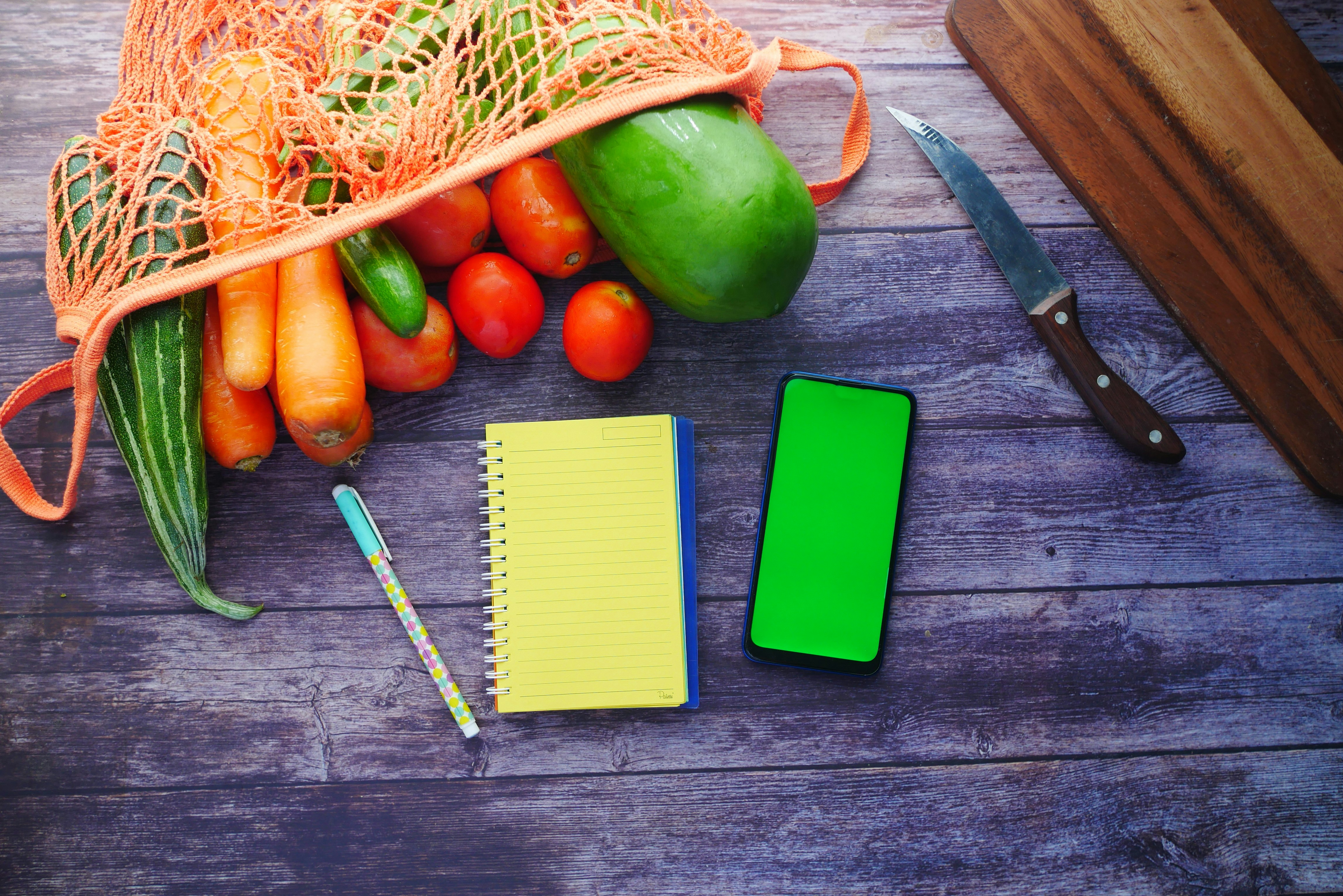 Digital vs. Handwritten Food Journals: What Actually Works for Weight Loss