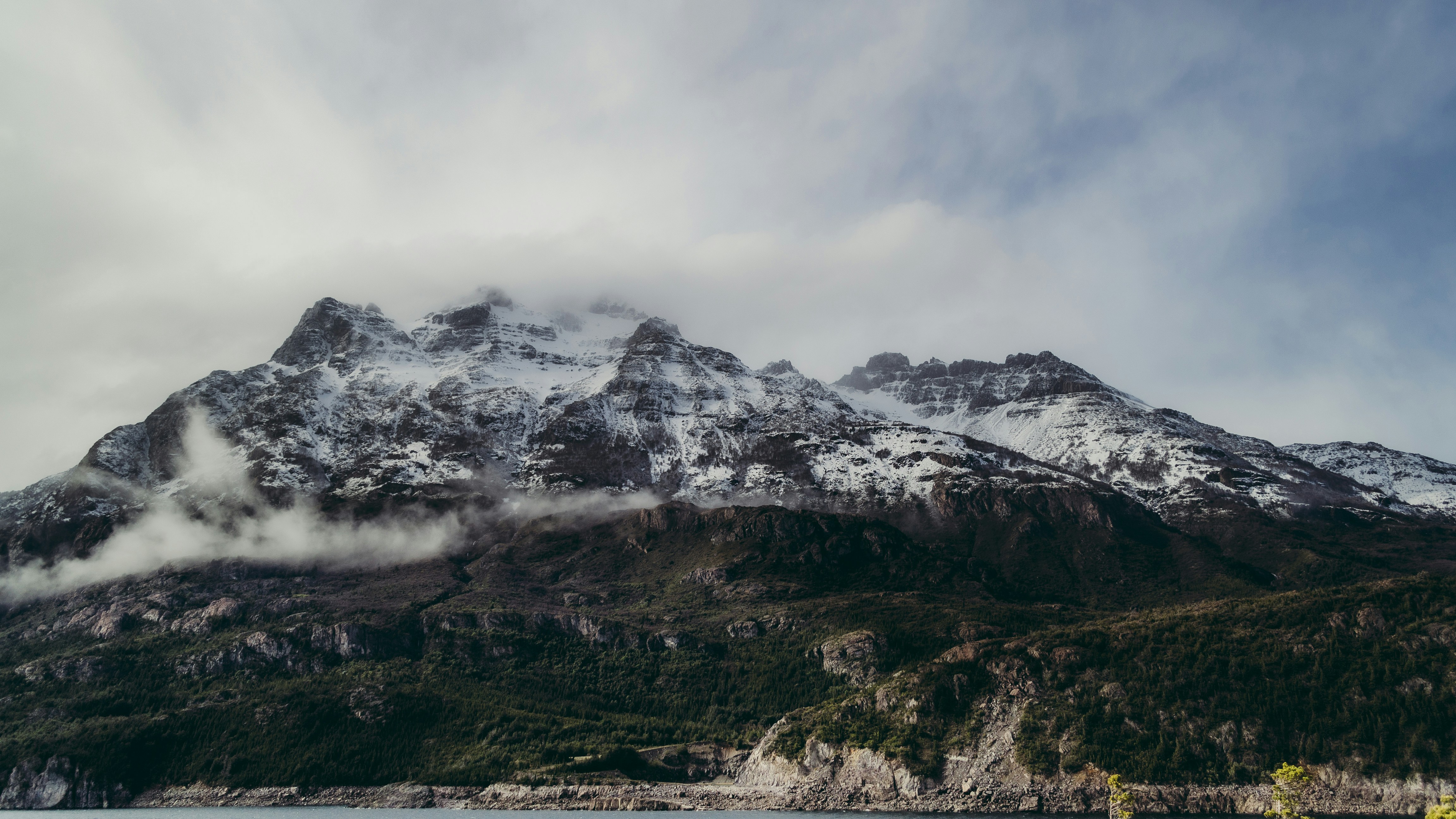 Photo by santisteink