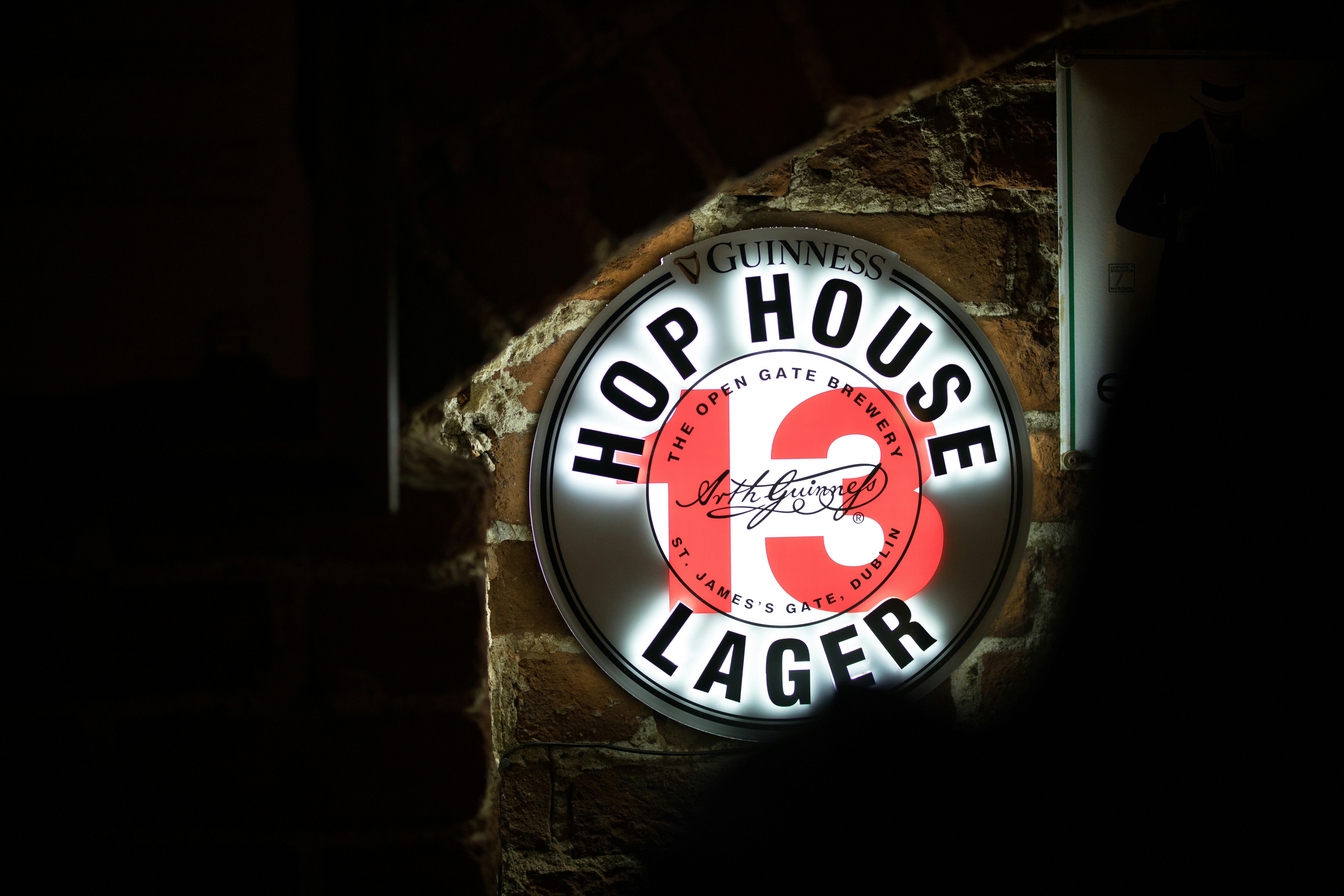 Pub Sign Pictures | Download Free Images on Unsplash