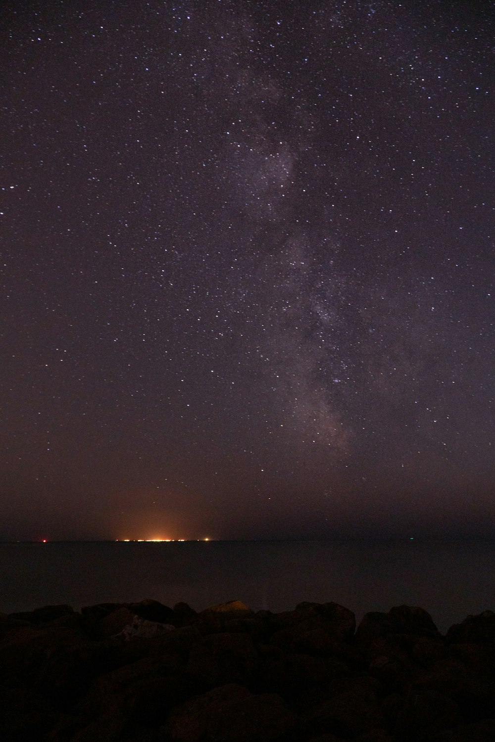 Notte stellata sulla città