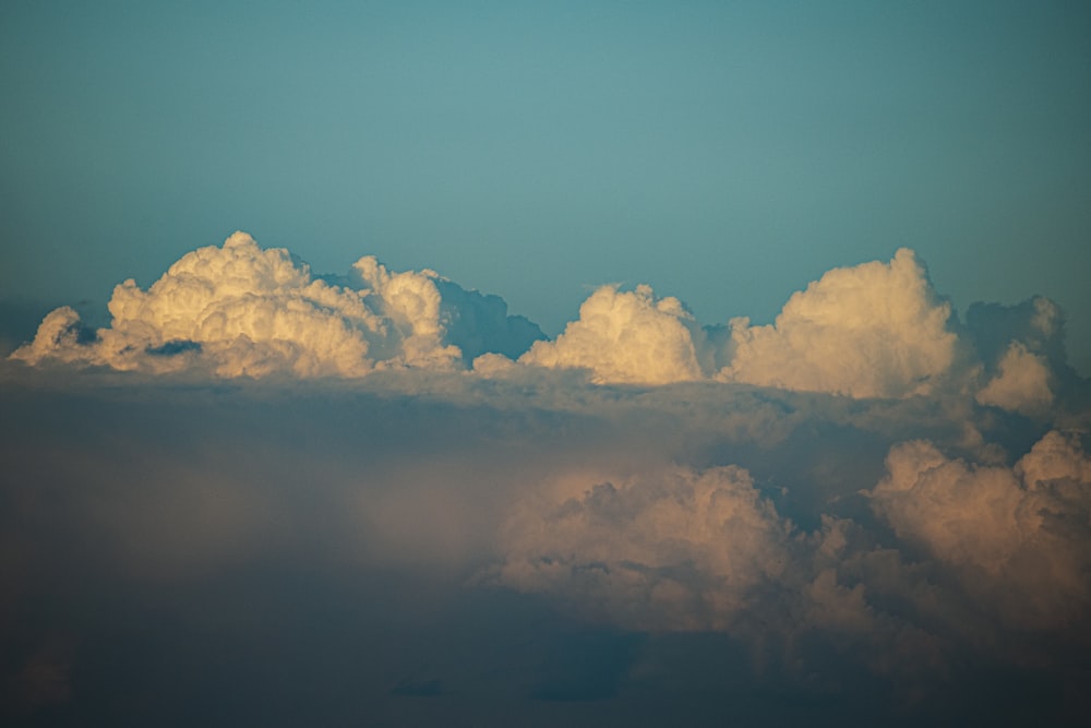 white clouds and blue sky photo – Free Sky Image on Unsplash