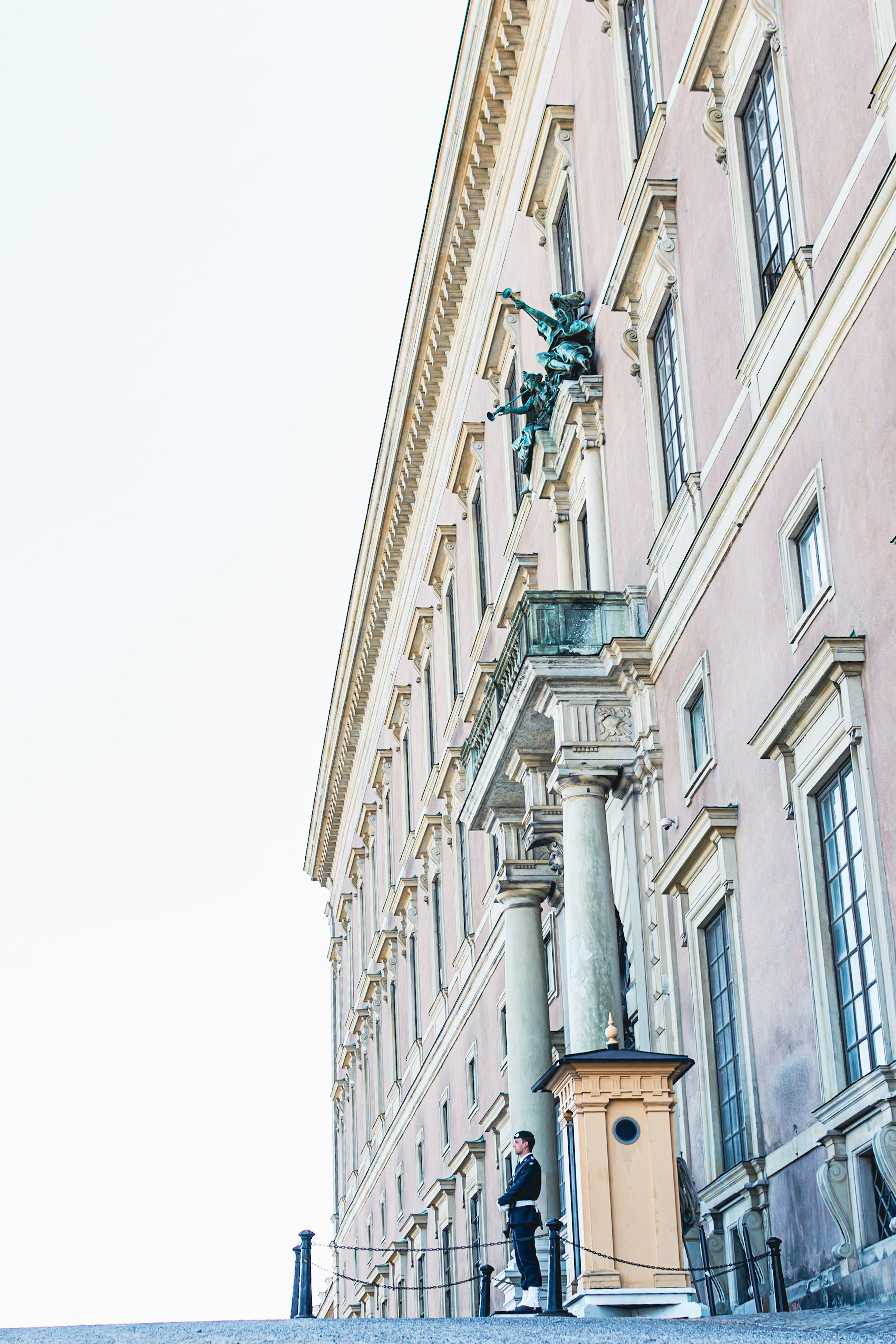 How Opinionated Oracles Are Reshaping NFT Royalties and Onchain Metadata