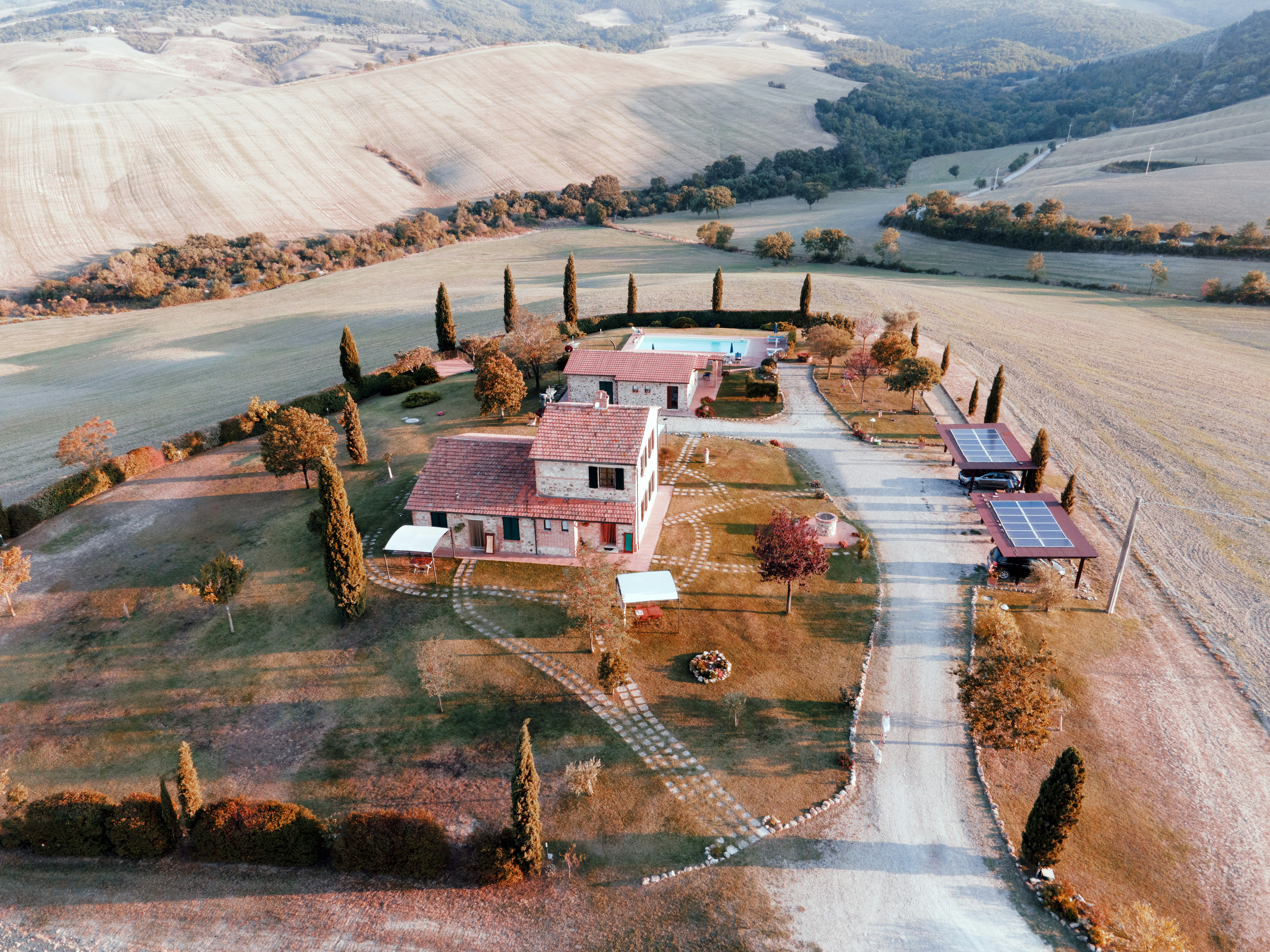 Veduta aerea delle case sulla collina
