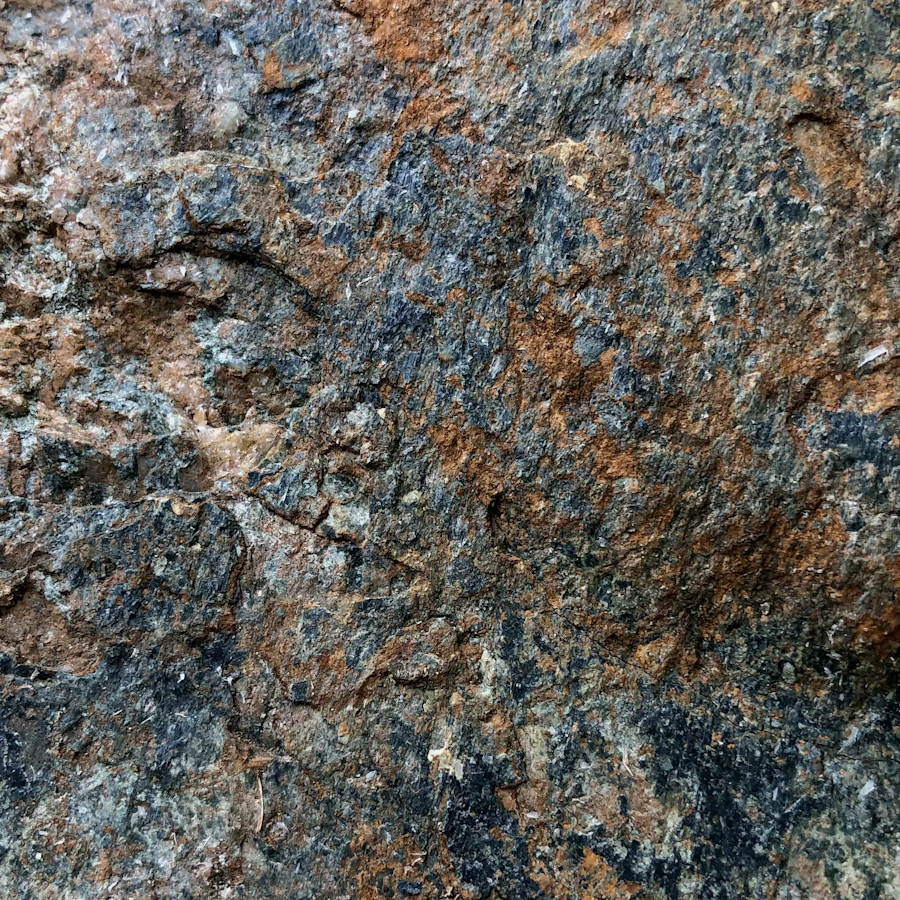 Crushed iron ore rock