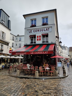paris cafe: best paris travel guide