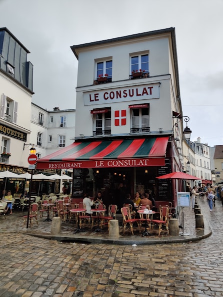 paris cafe: best paris travel guide