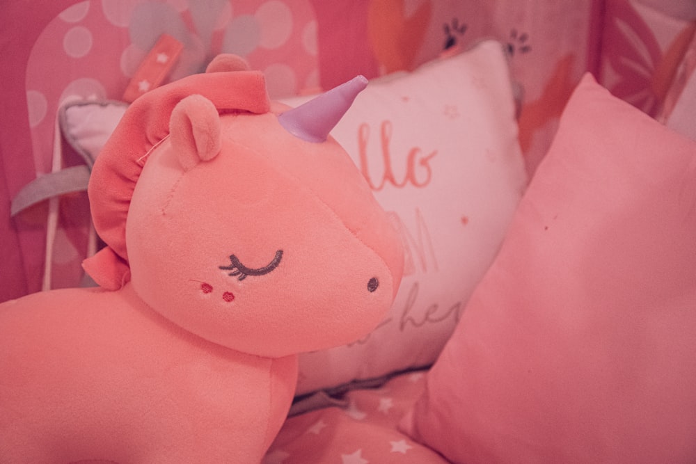 Almohada Hello Kitty rosa y blanca