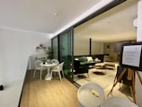 Terraza y Sala diseñado por Camargo Arquitectura en Torre Amatis