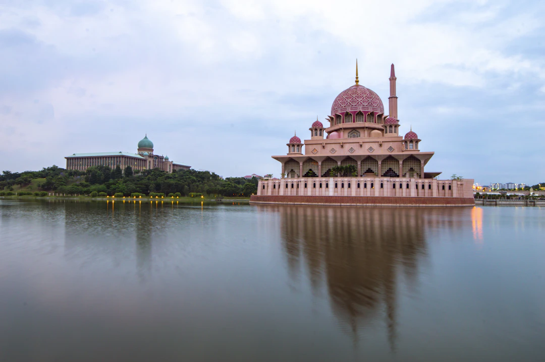 2-Day Putrajaya Budget Itinerary: Malaysia for $9/Day