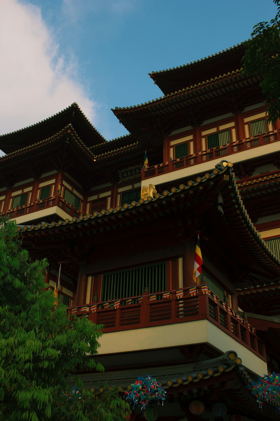  red and black pagoda temple tooth pouder