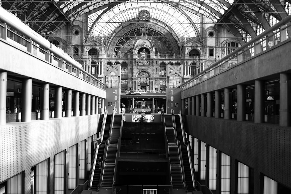 grayscale photo of a building