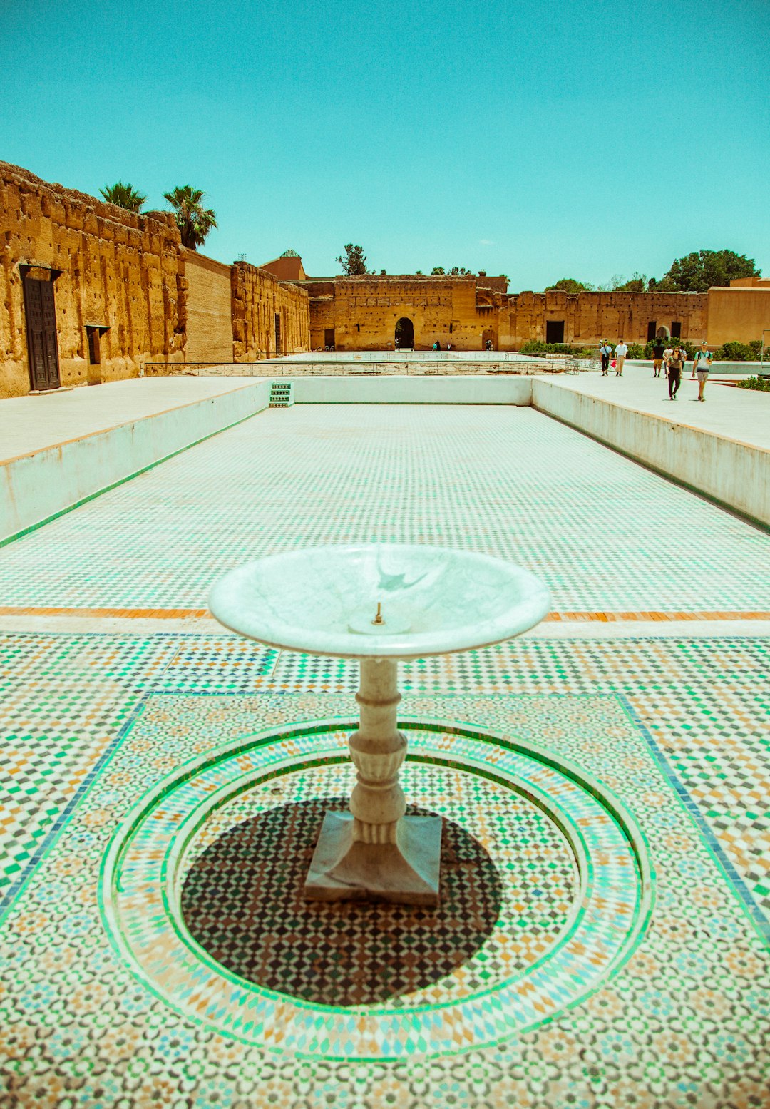 round white and brown concrete fountain