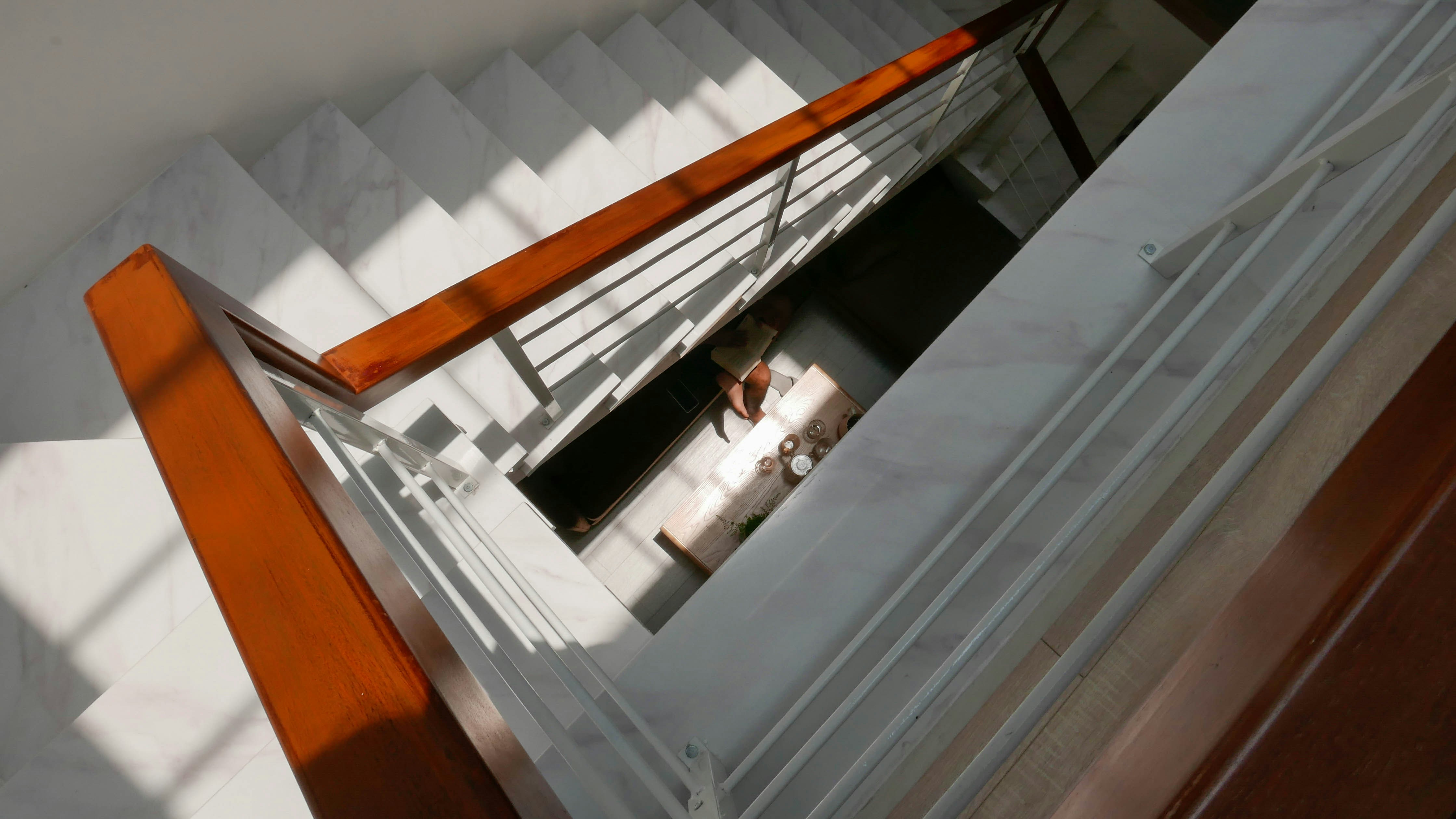 marble attic interior design, wallpaper, Marble Attic Furniture Arrangement: Style & Space Guide 2