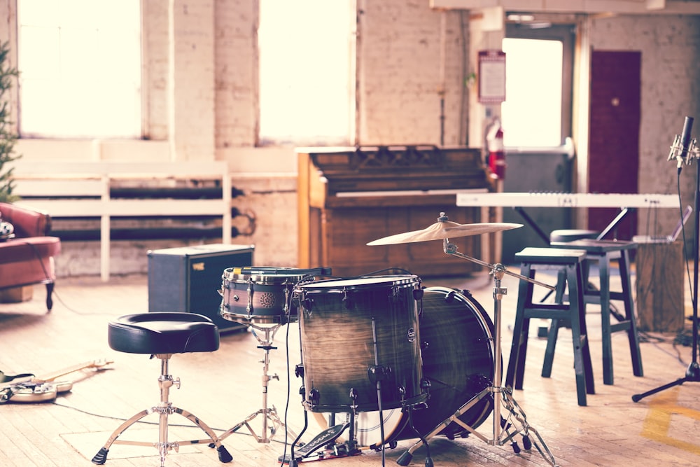 black and silver drum set