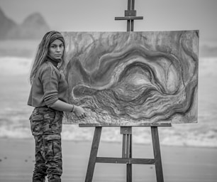 Artista pintando un cuadro. 