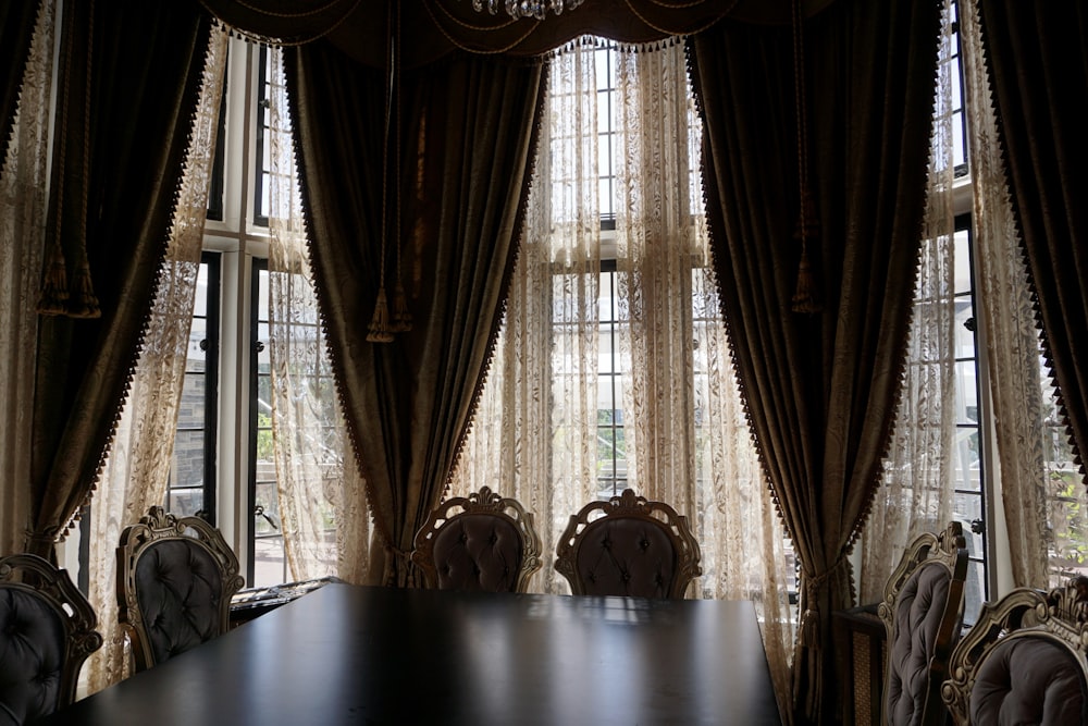 brown and white window curtain