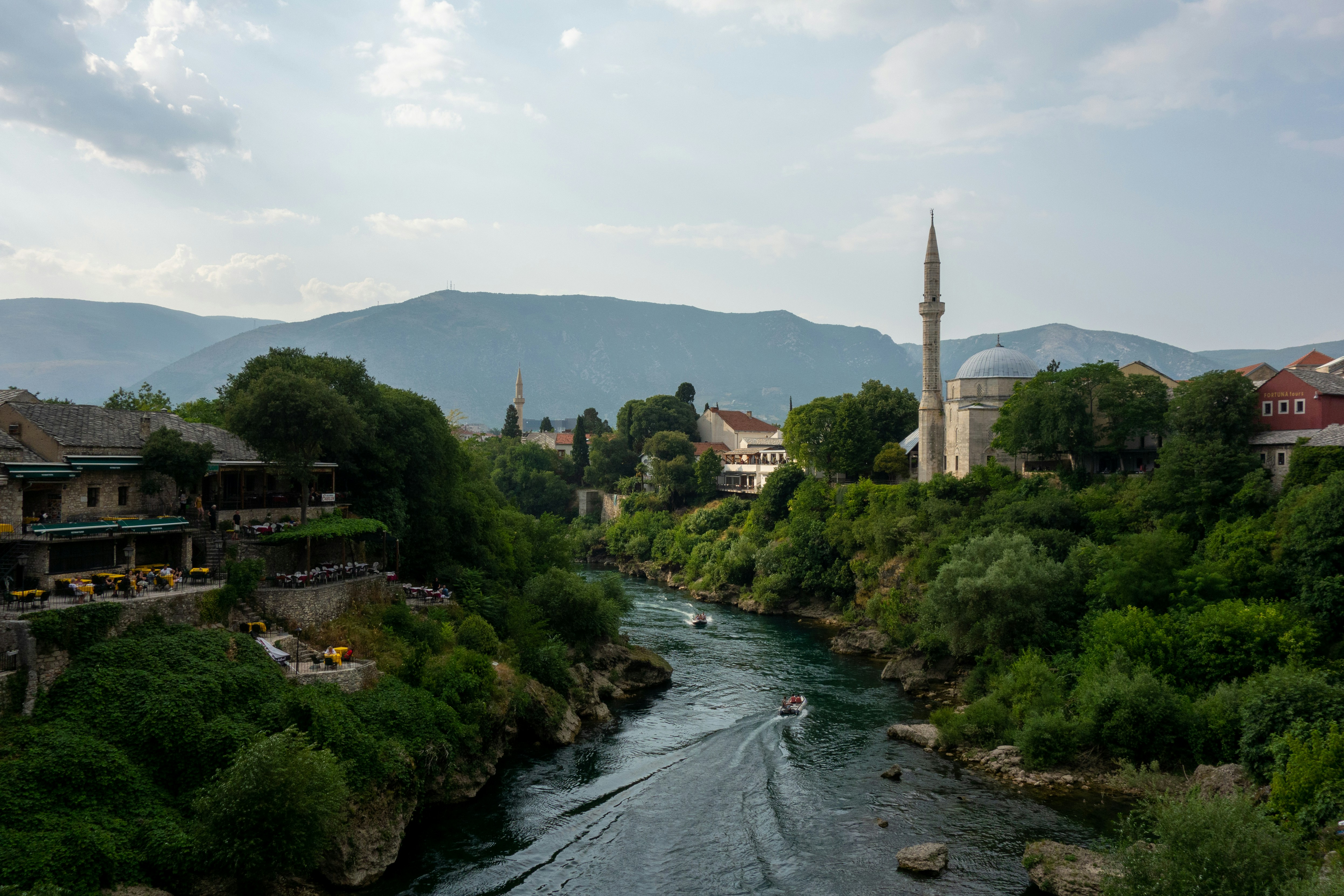 Stay online in the Bosnia with a prepaid eSIM from eSIMlii. Instant activation, no roaming charges, and reliable coverage.