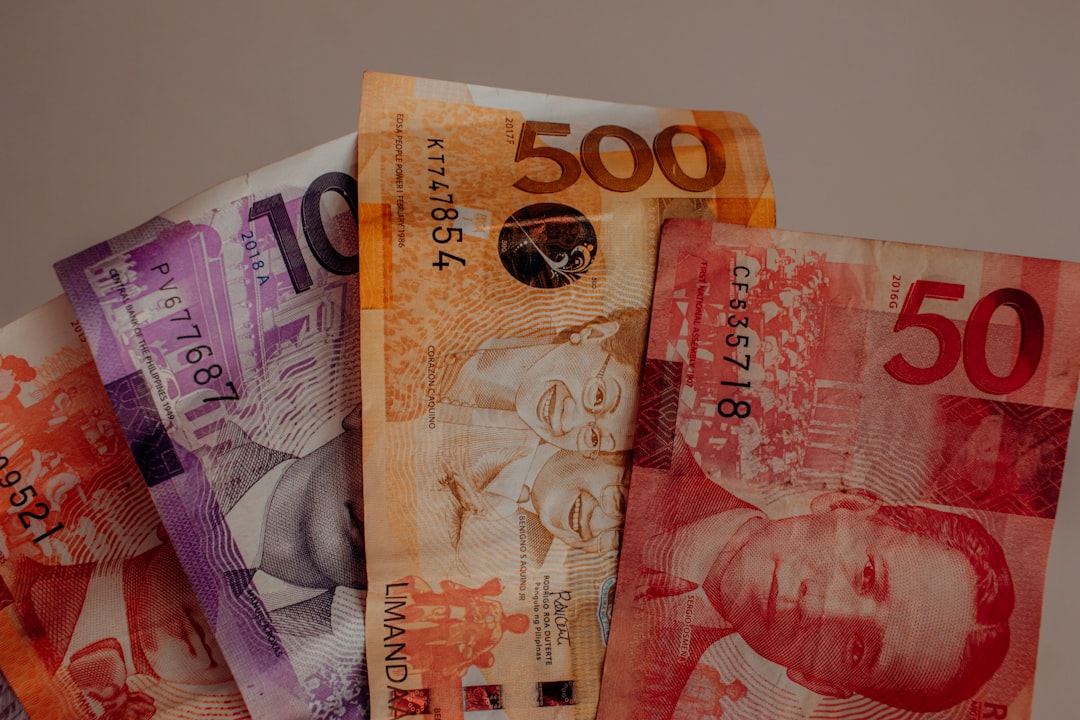 20 and 50 philippine peso bill