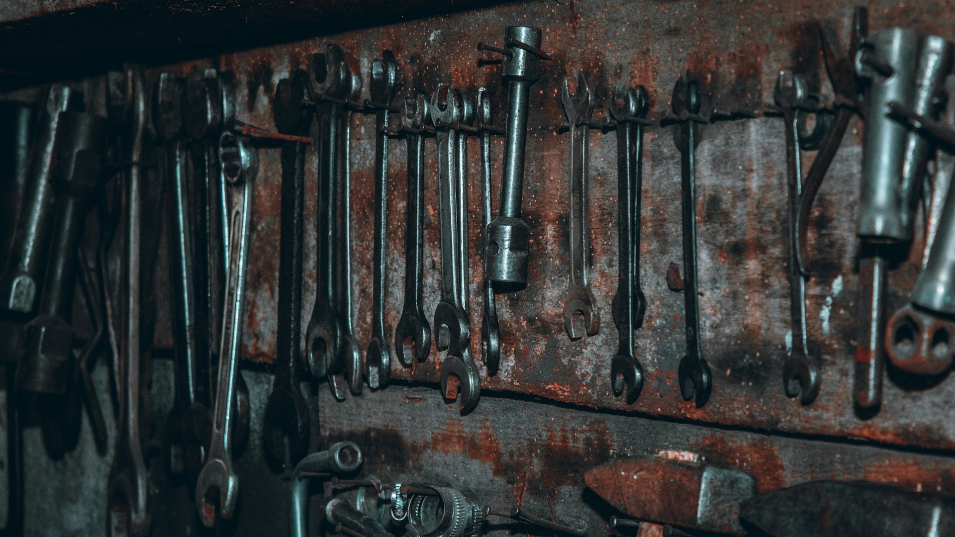 Tap repair tools