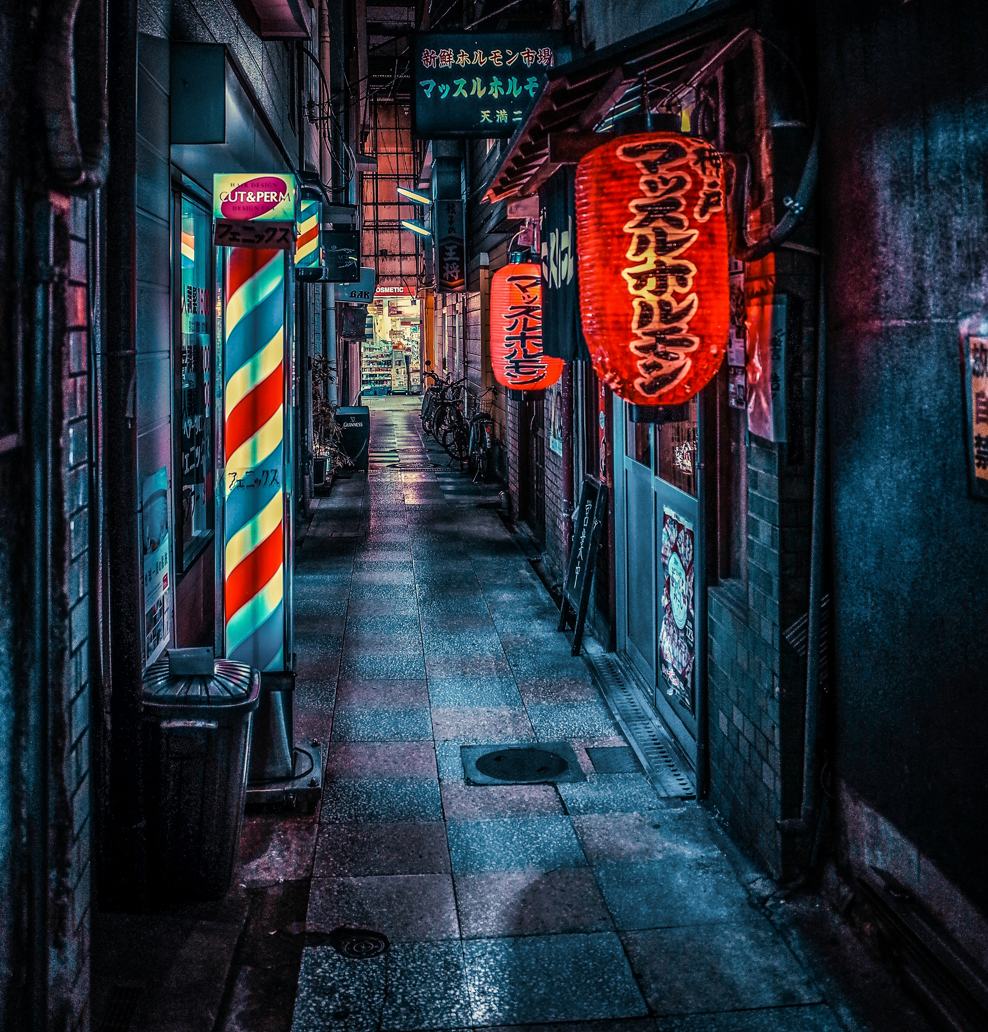 卡繆  - 近期，常常站在城市裡的十字路口，想起在東京緩慢散步的氣味。好想回到那裡，好好的拍照啊。📷