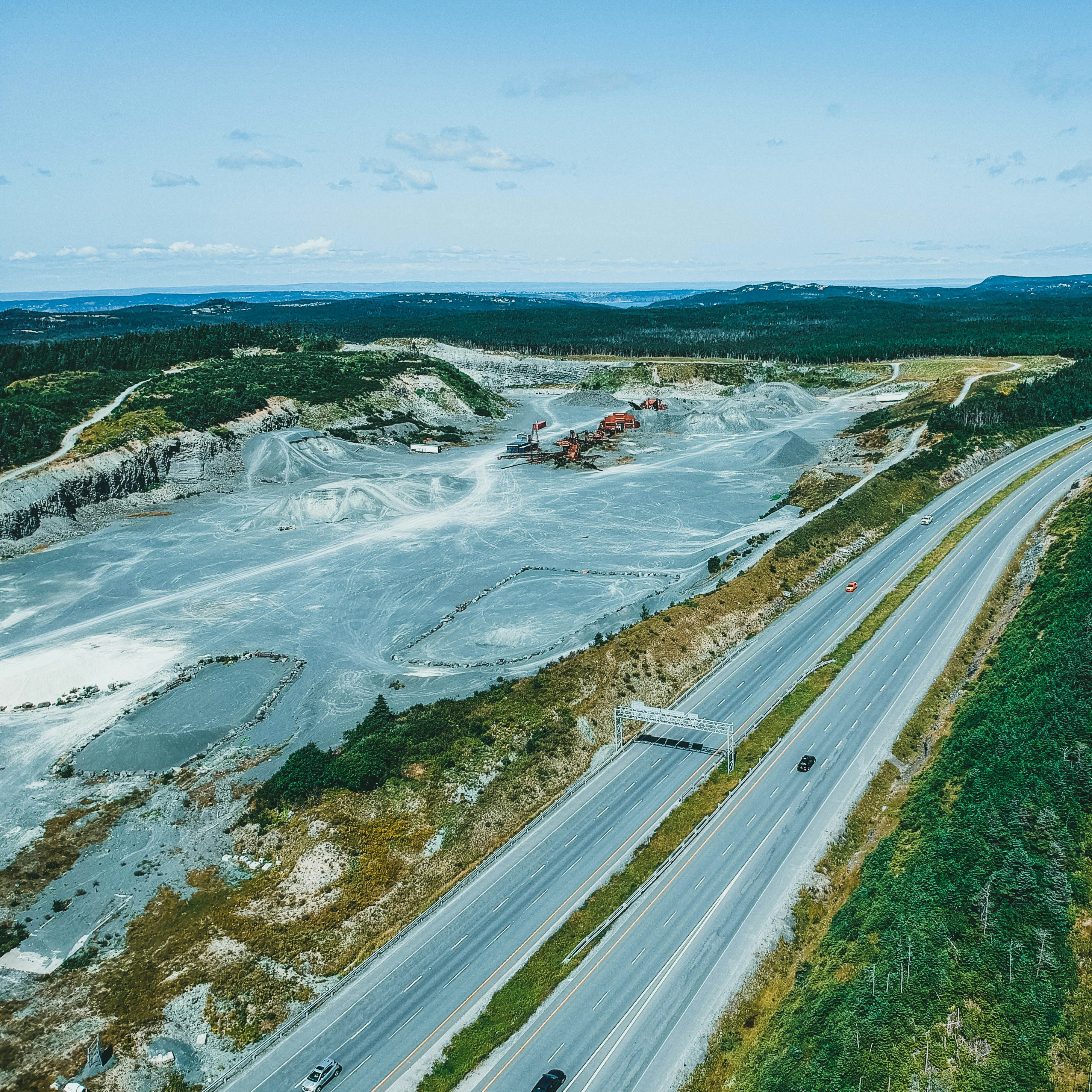Illustration of environmental impact: mining vs lab production