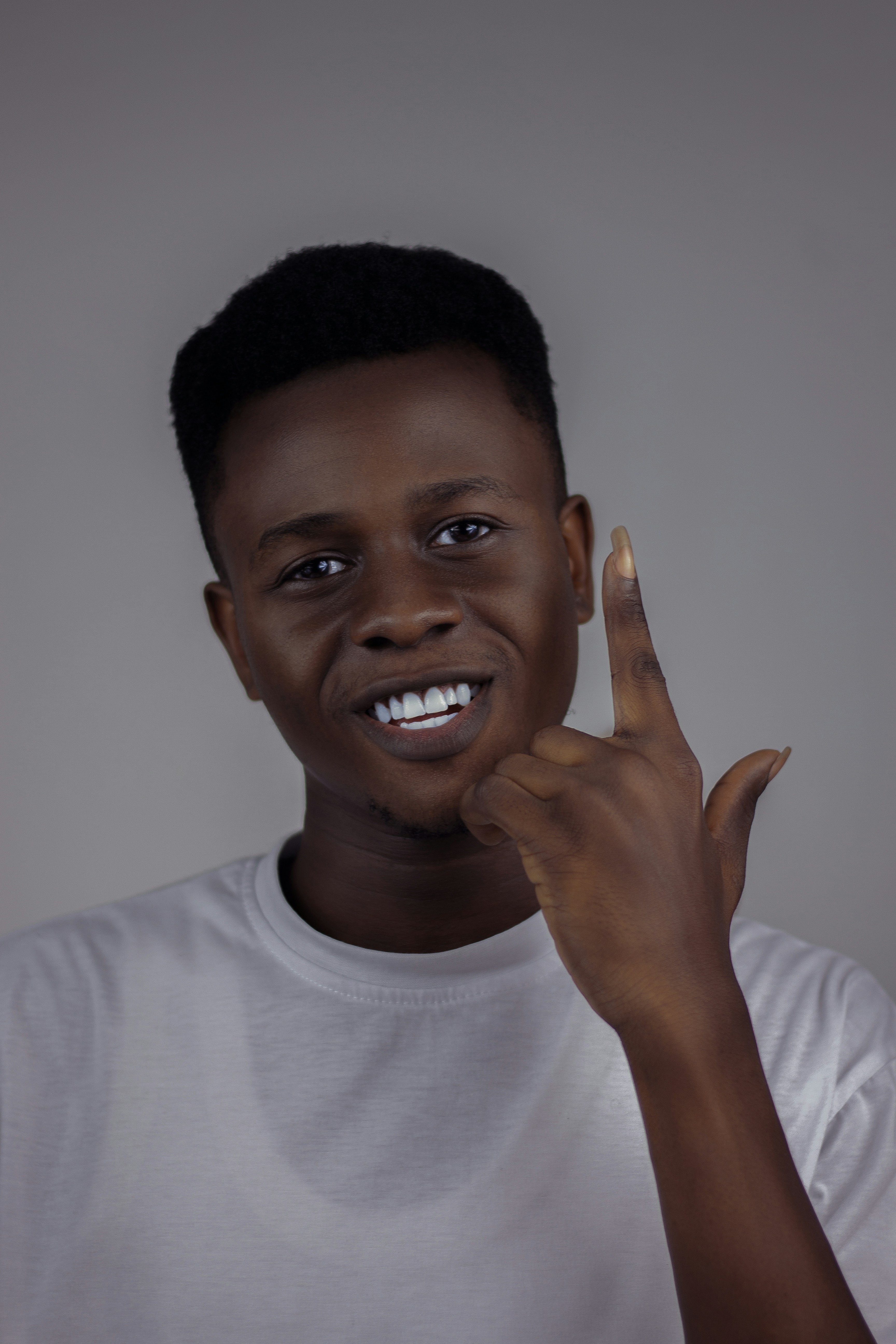 gray computer monitor