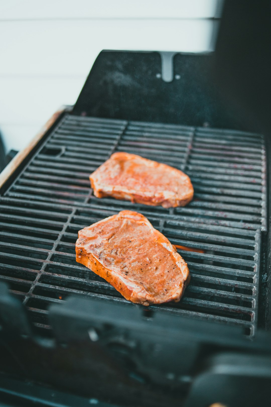 brown bread on black grill