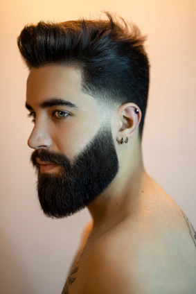 Muito além de um corte, um momento de cuidado.  Na Barbearia Lincoln Gonçalves, aliamos a tradição 