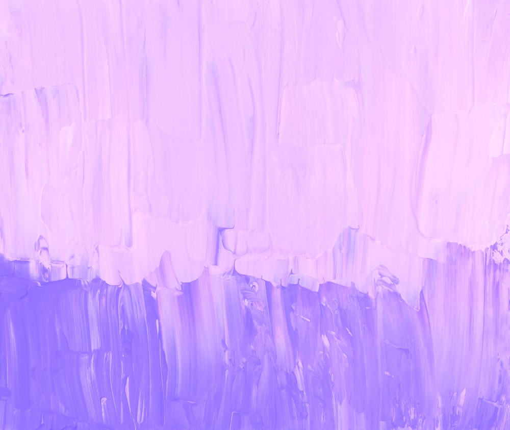 紫と白の抽象画