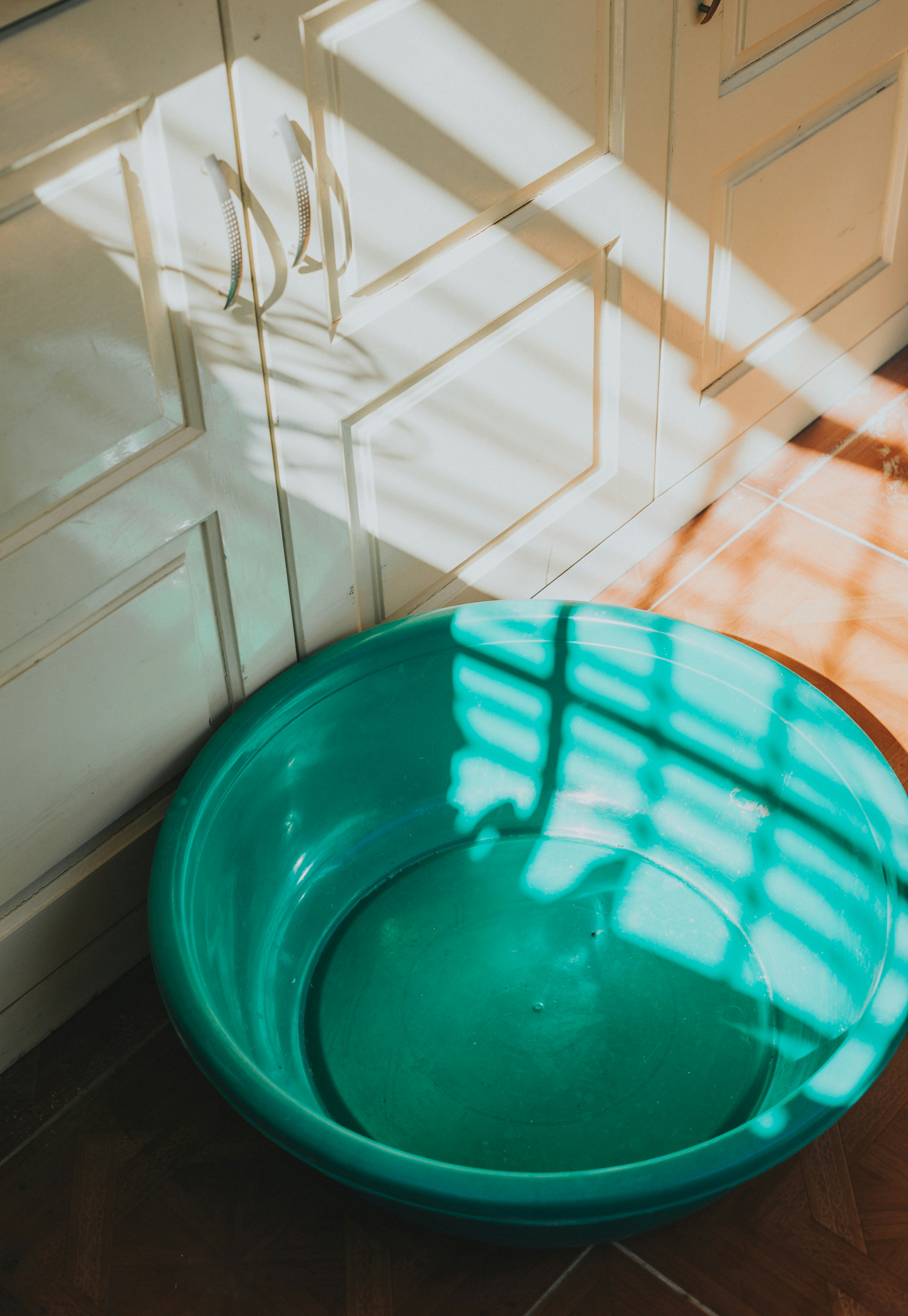 warm water birth tub, wallpaper, Melahirkan di Air: Proses, Manfaat, dan Panduan Lengkapnya 5