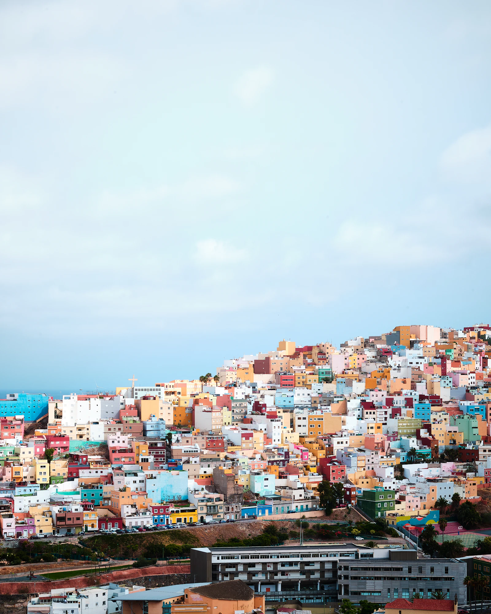 Casas de colores en la ladera del barrio de San Juan, en Las Palmas de Gran Canaria