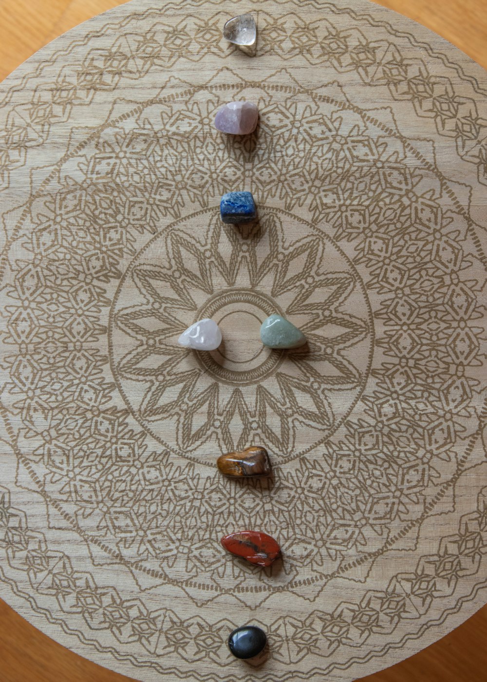 decoração redonda de cerâmica azul e branca